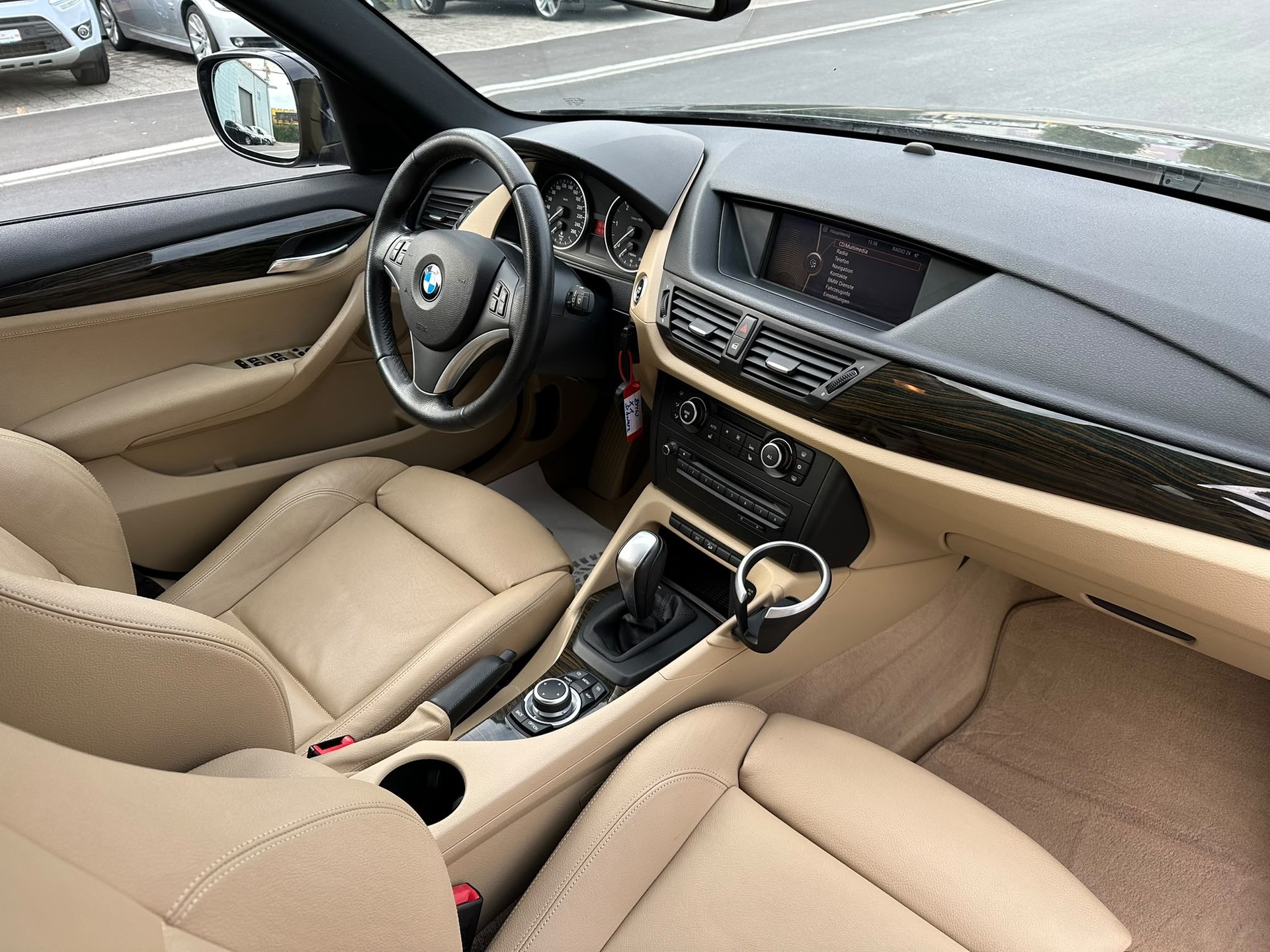 BMW X1 xDrive 23d Steptronic-image-13