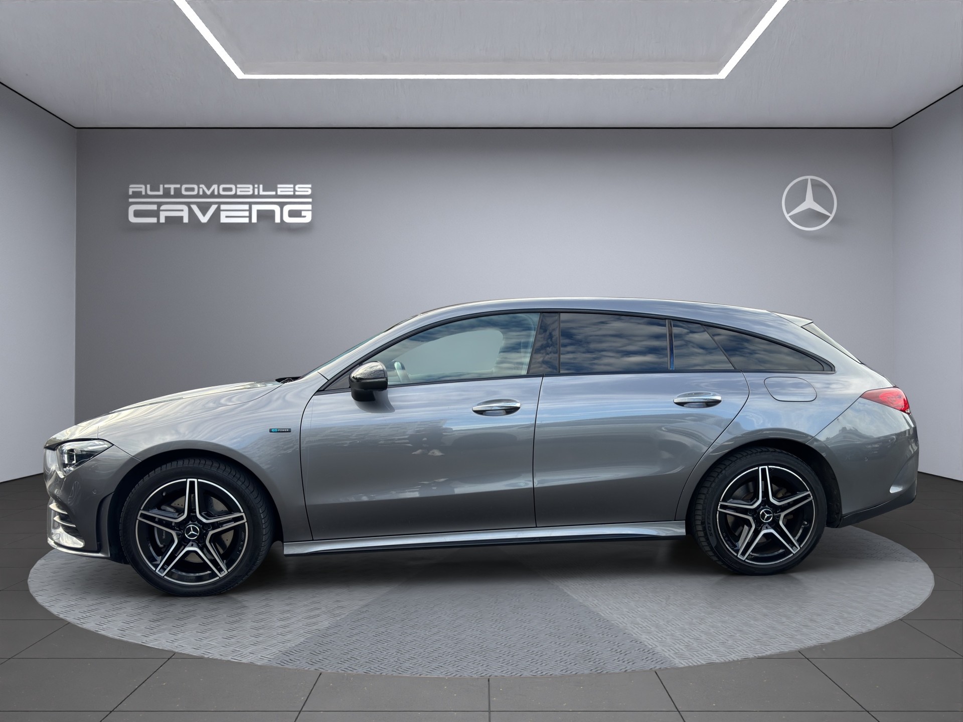 MERCEDES-BENZ CLA Shooting Brake 250 e 8G-DCT AMG Line-showroom-element-1