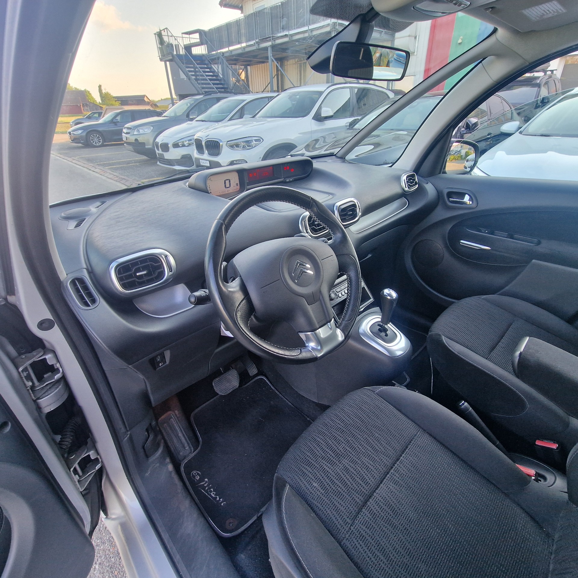 CITROEN C3 Picasso 1.6i 16V Exclusive EGS6-image-10