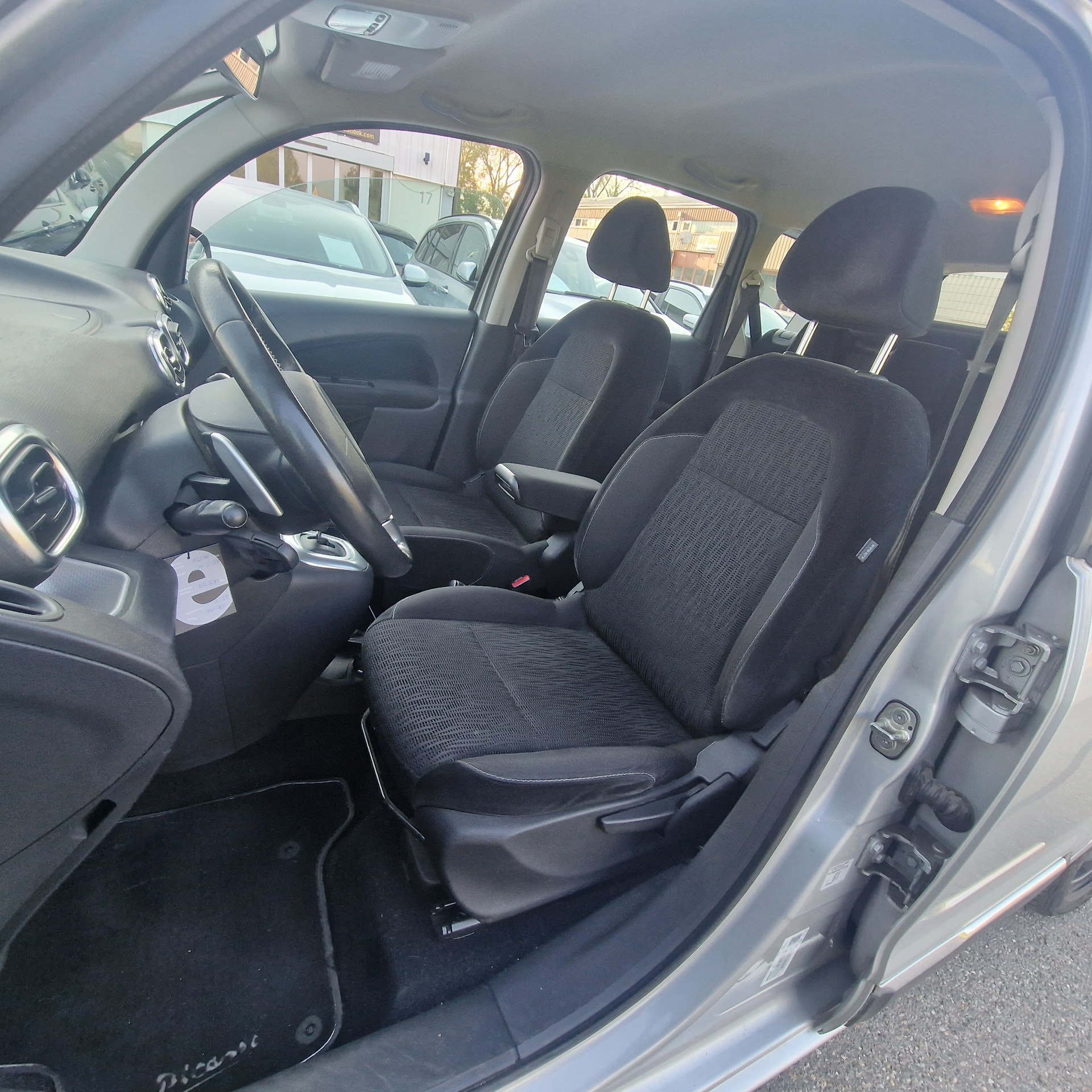 CITROEN C3 Picasso 1.6i 16V Exclusive EGS6-image-9