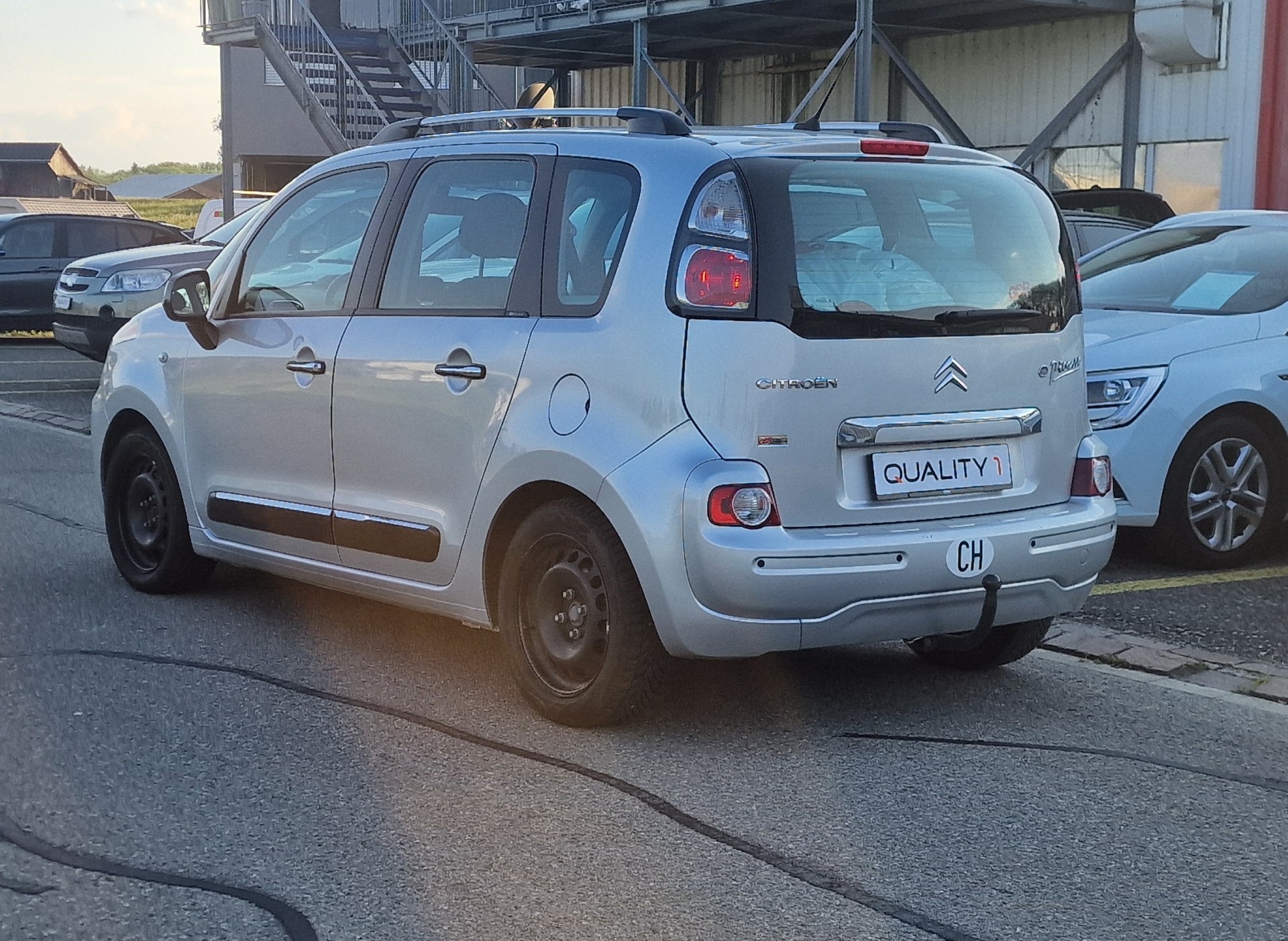 CITROEN C3 Picasso 1.6i 16V Exclusive EGS6-image-3