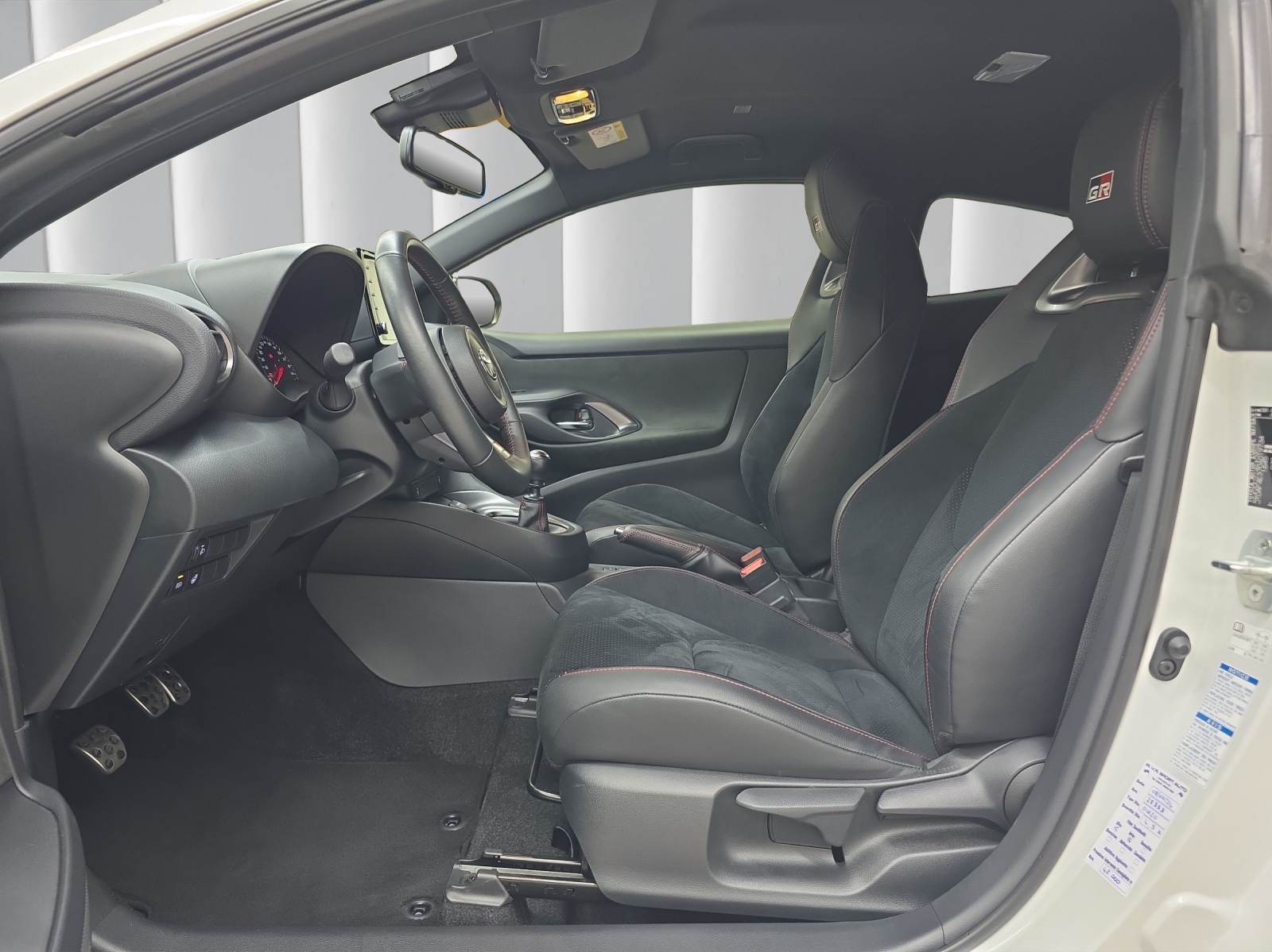TOYOTA GR Yaris 1.6 Turbo Sport 4x4-image-10