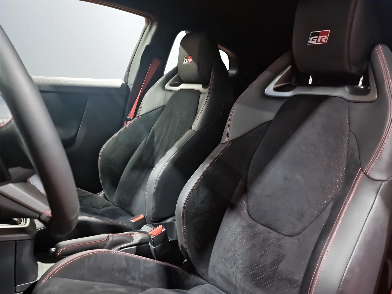 TOYOTA GR Yaris 1.6 Turbo Sport 4x4-image-8