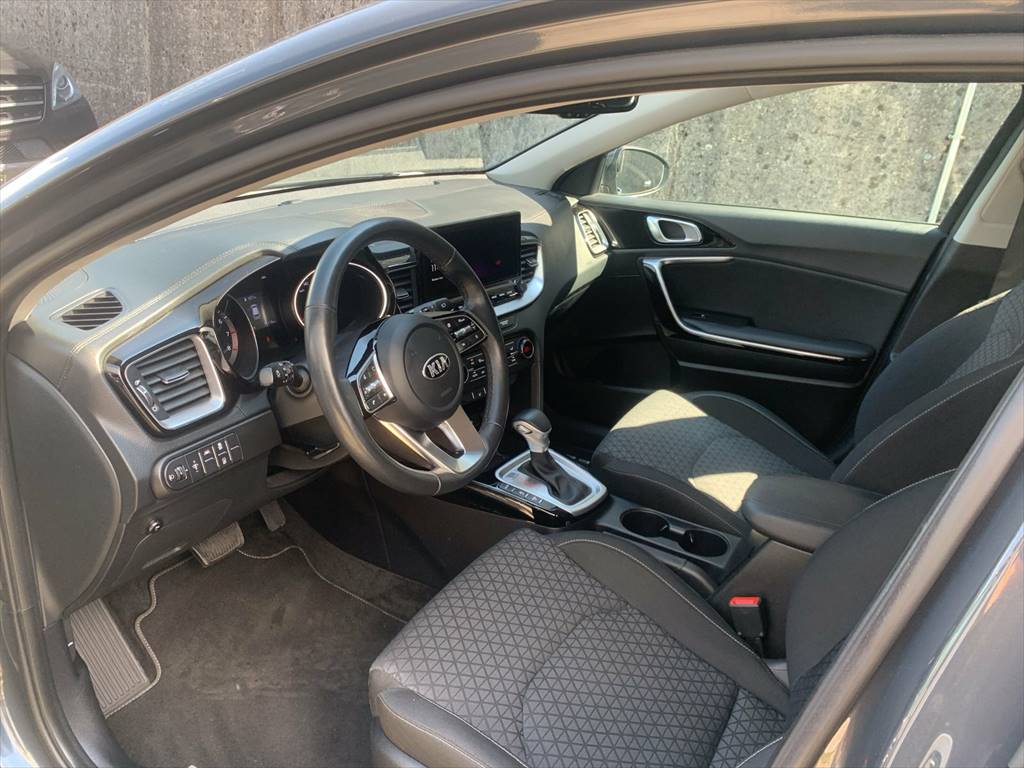 KIA Ceed 1.5 T-GDi Power-image-4