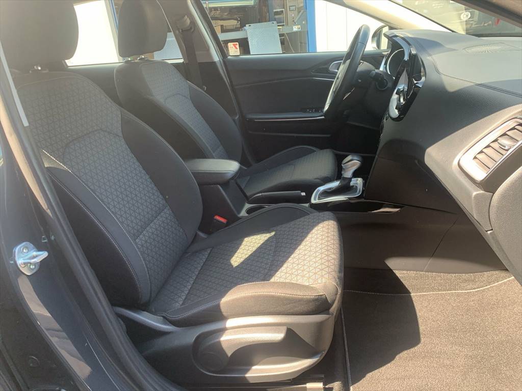 KIA Ceed 1.5 T-GDi Power-image-5