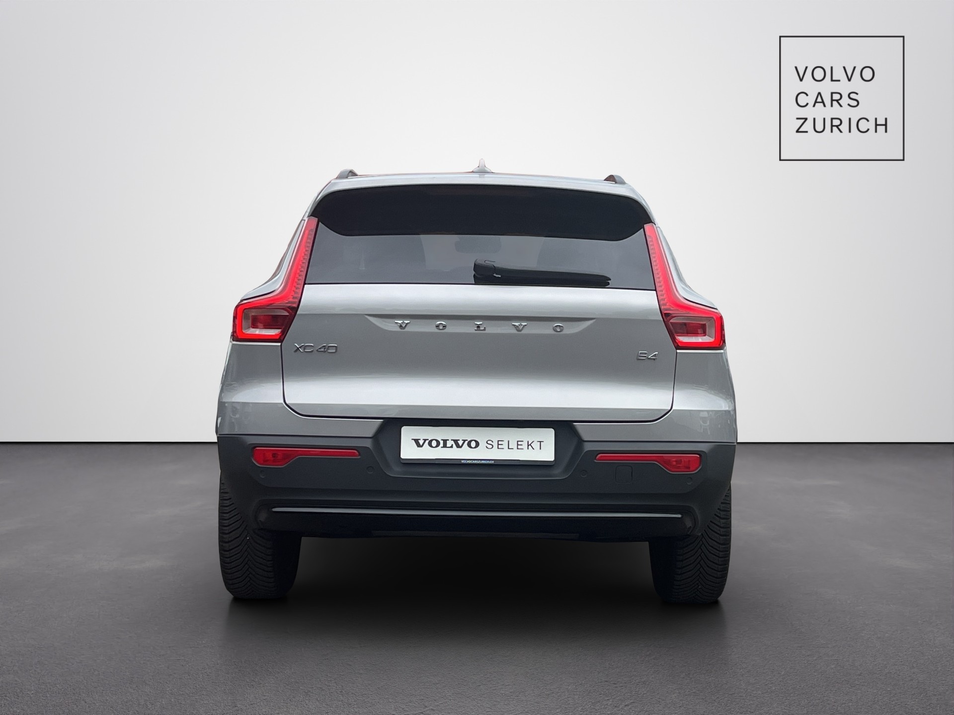 VOLVO XC40 2.0 B4 MH Plus Dark-image-5