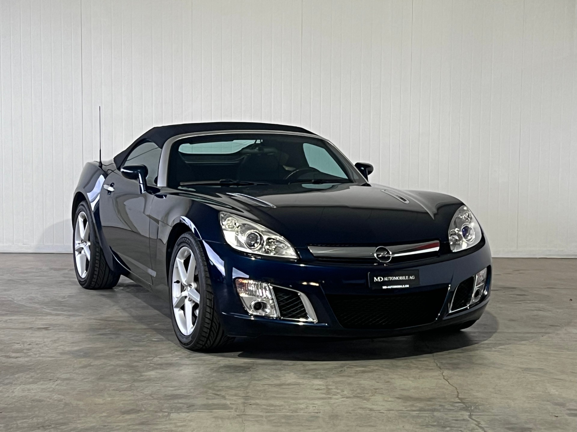 OPEL GT 2.0 Turbo-showroom-element-3