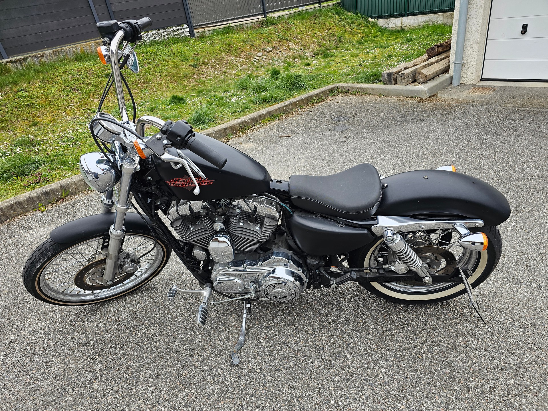 HARLEY-DAVIDSON XL 1200 V Seventy Two-image-1