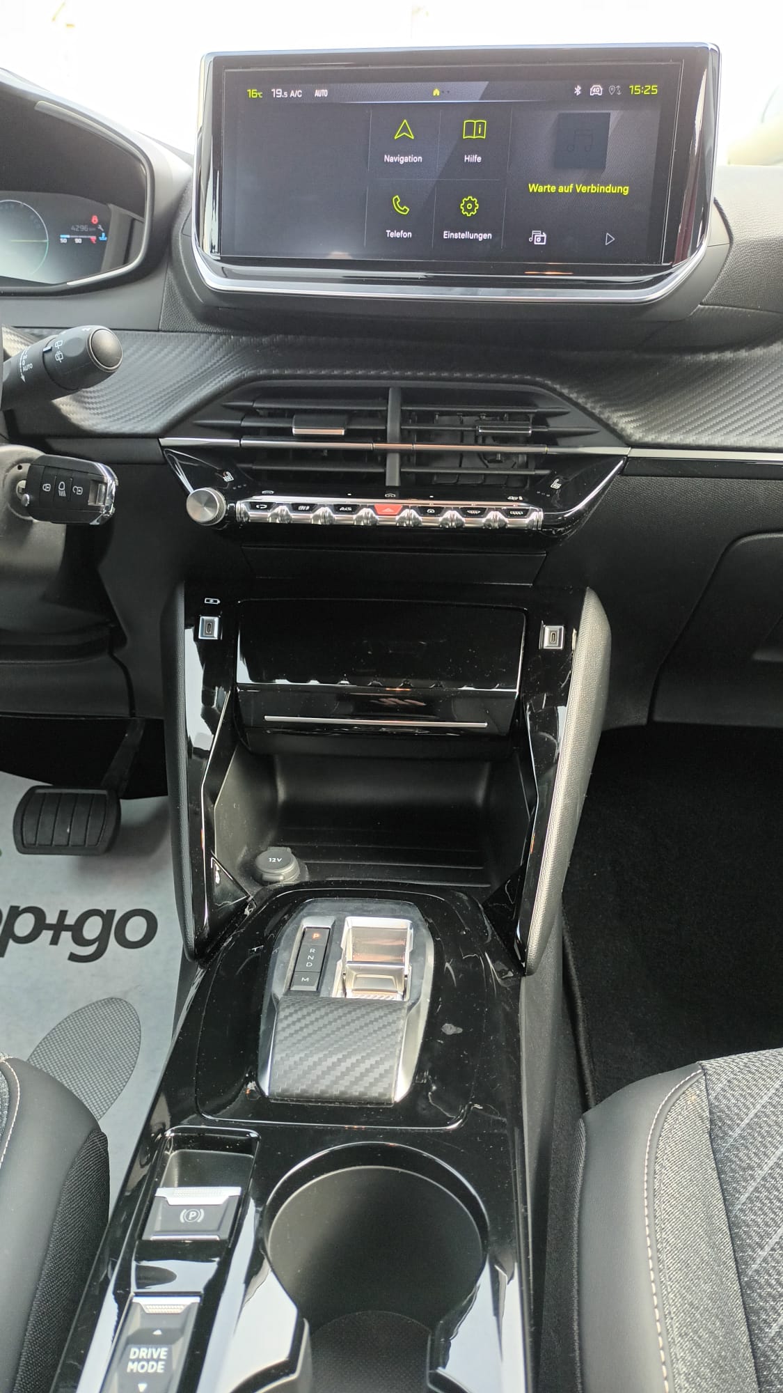 PEUGEOT 208 1.2 MHEV 110 Allure-image-10
