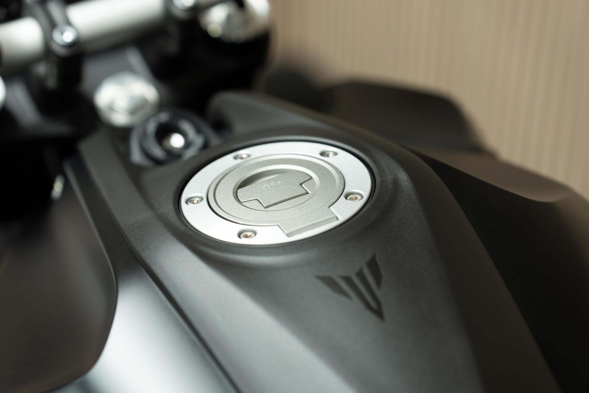 YAMAHA MT-07 mit Fahrwerkstieferlegung-image-3