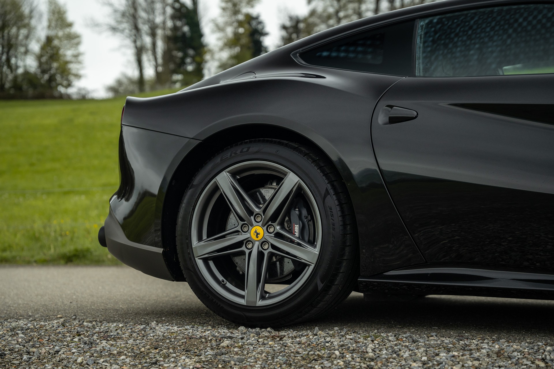 FERRARI F12 Berlinetta-image-8