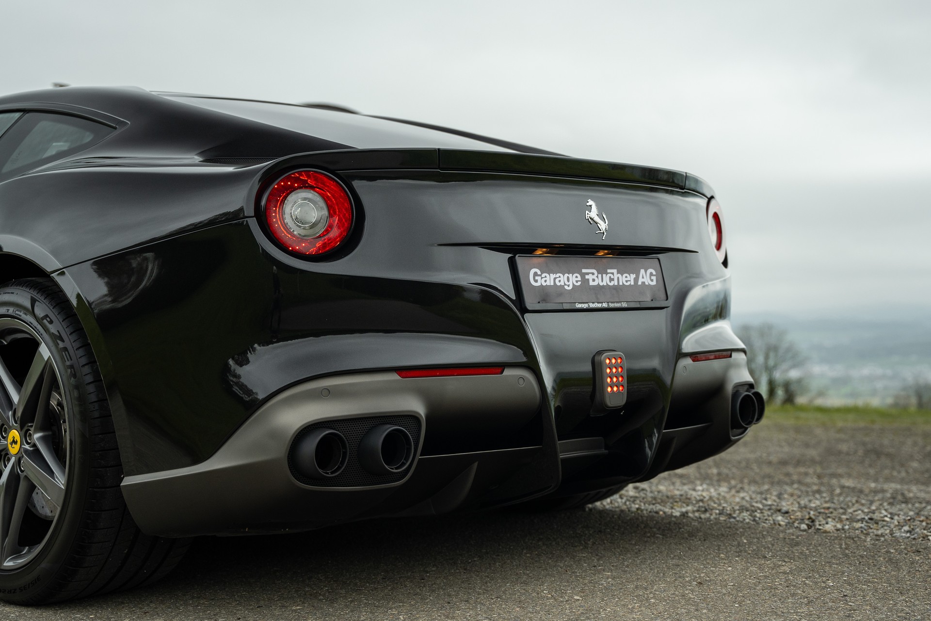 FERRARI F12 Berlinetta-image-10