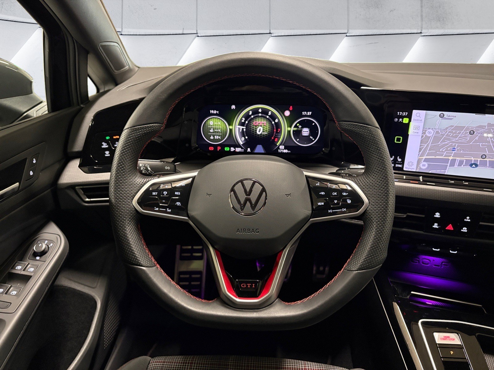 VW Golf 2.0 TSI GTI DSG/Caméra de recul/ Pack hiver / GPS / CarPlay-image-9
