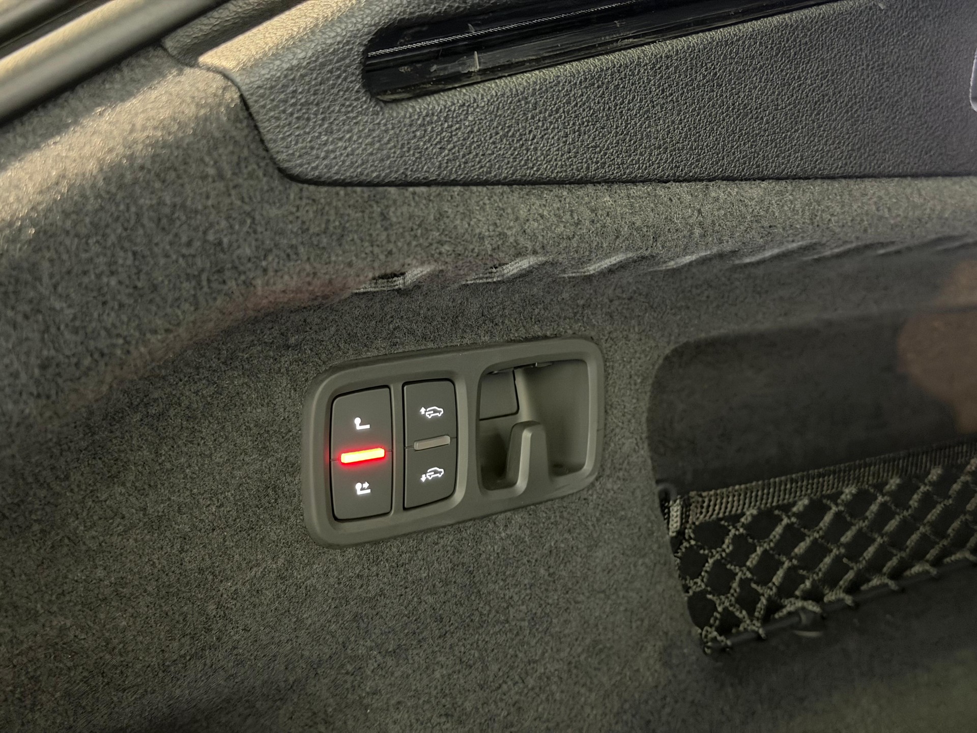 AUDI RSQ8 quattro tiptronic-image-13