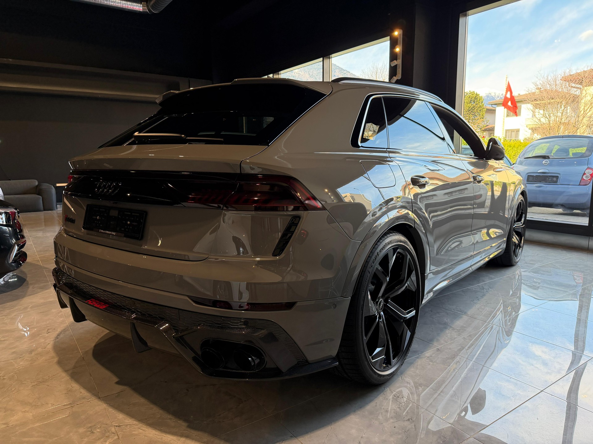 AUDI RSQ8 quattro tiptronic-image-3