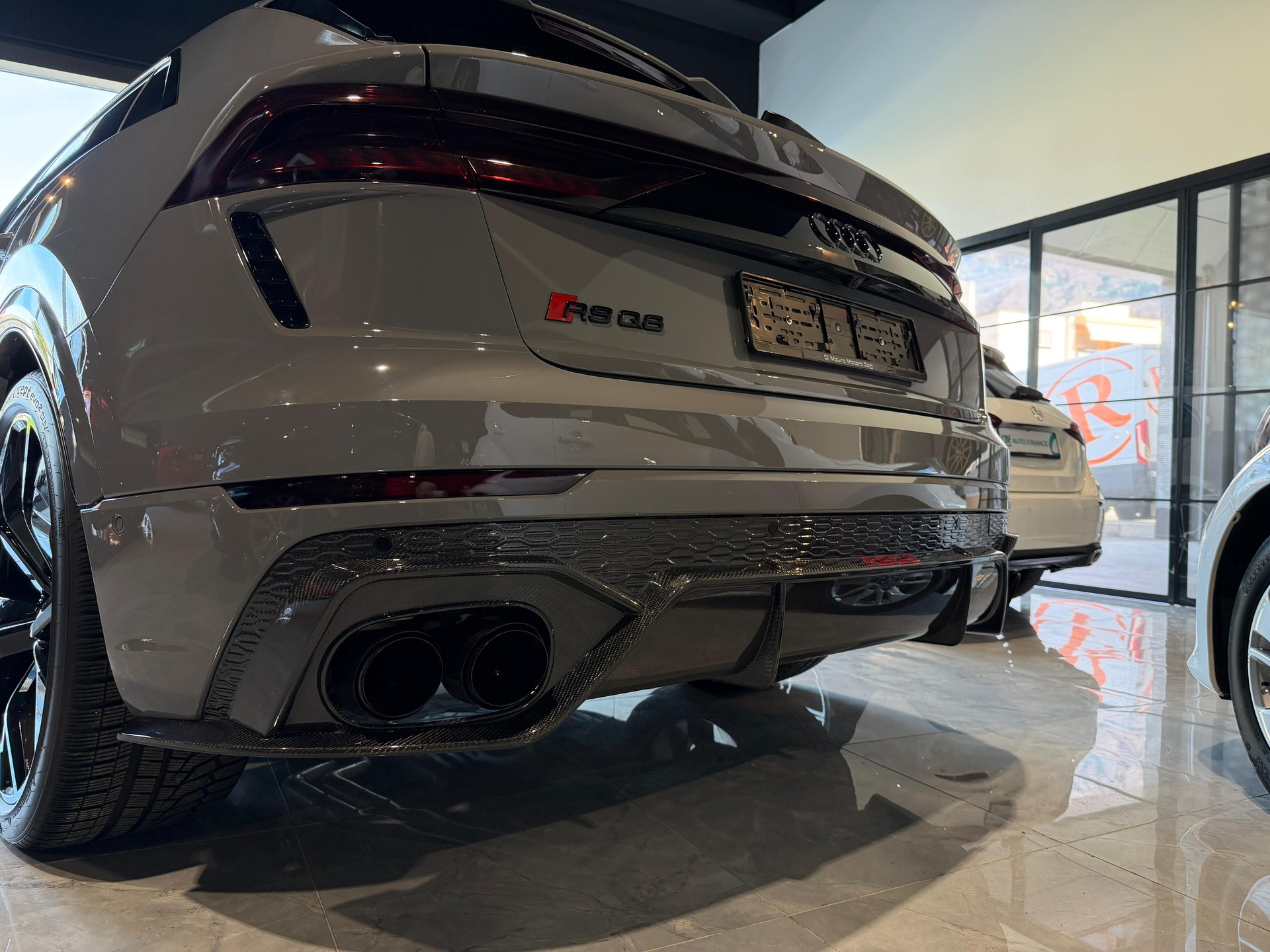 AUDI RSQ8 quattro tiptronic-image-4