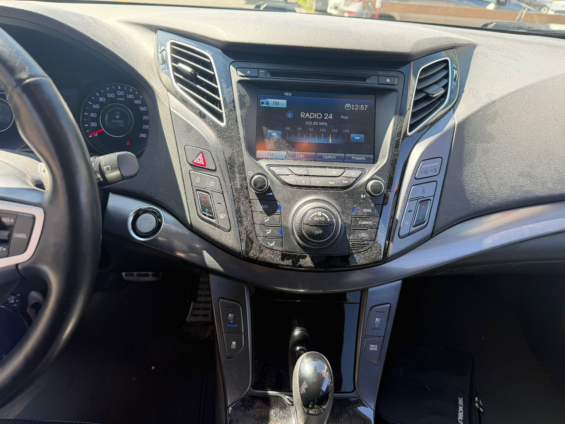HYUNDAI i40 Wagon 1.7 CRDI Premium Automatic-image-7
