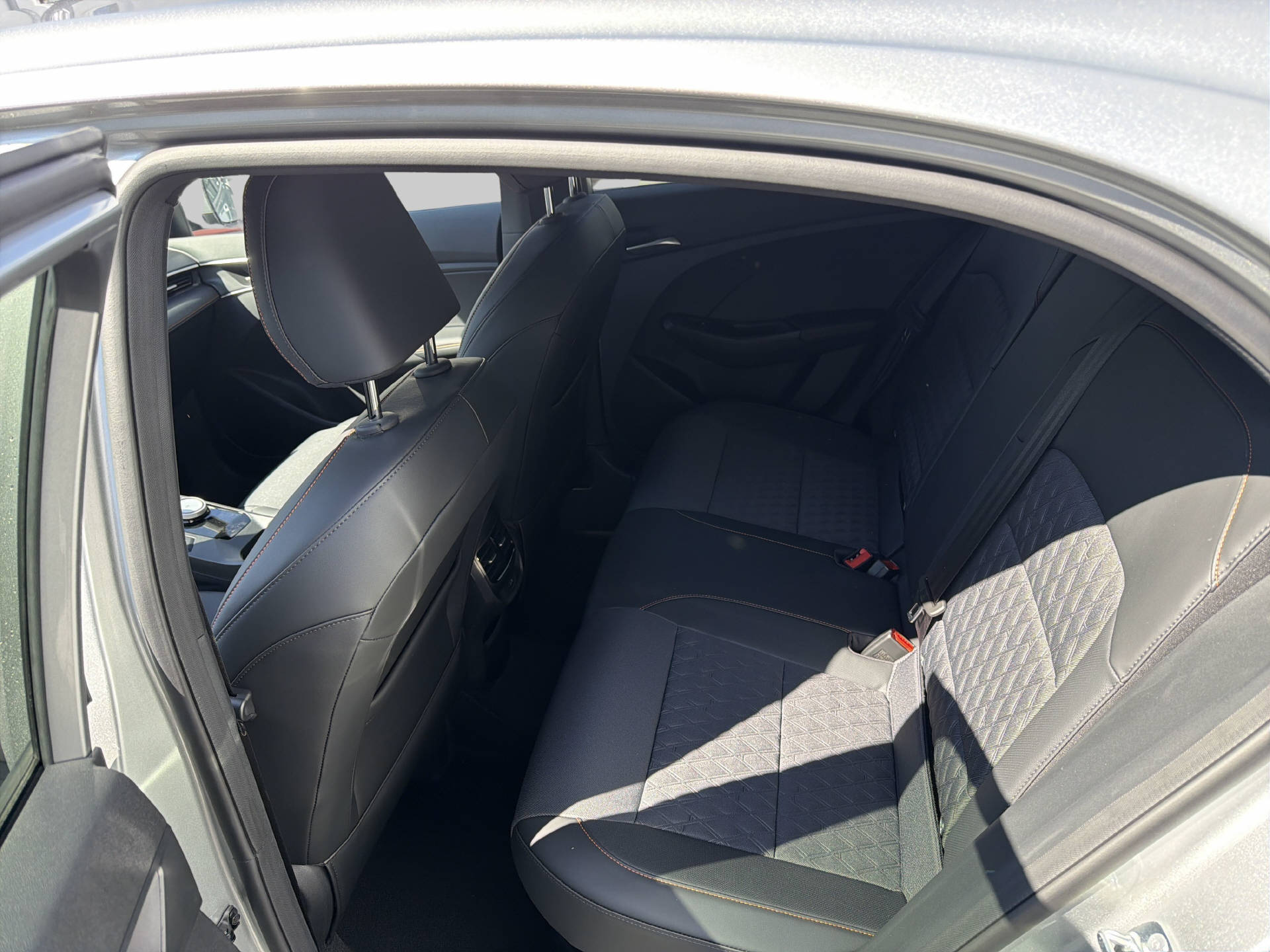 MG 3 1.5 Hybrid Luxury-image-8