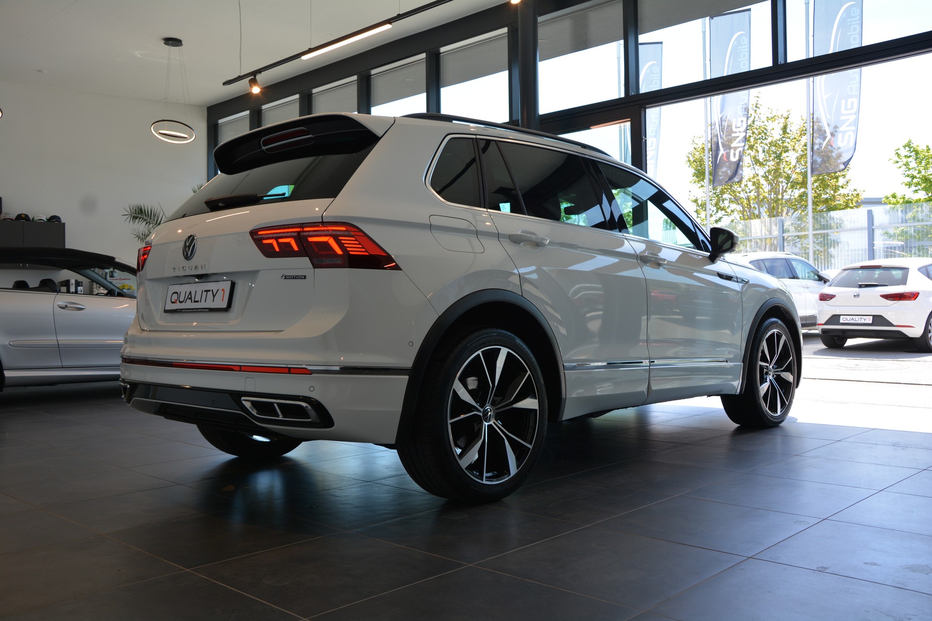 VW Tiguan 2.0TSI R-Line 4Motion DSG-image-19