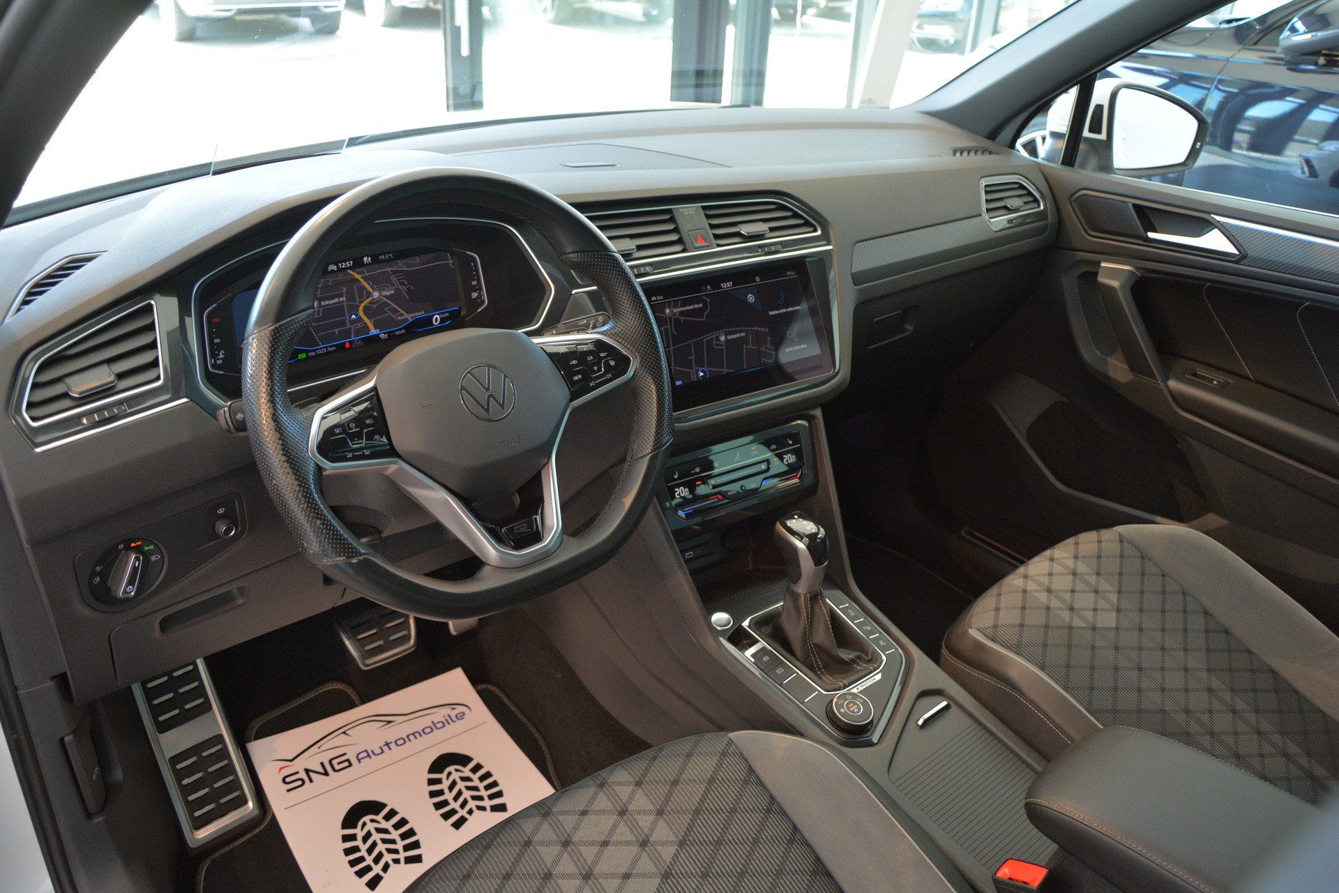 VW Tiguan 2.0TSI R-Line 4Motion DSG-image-9