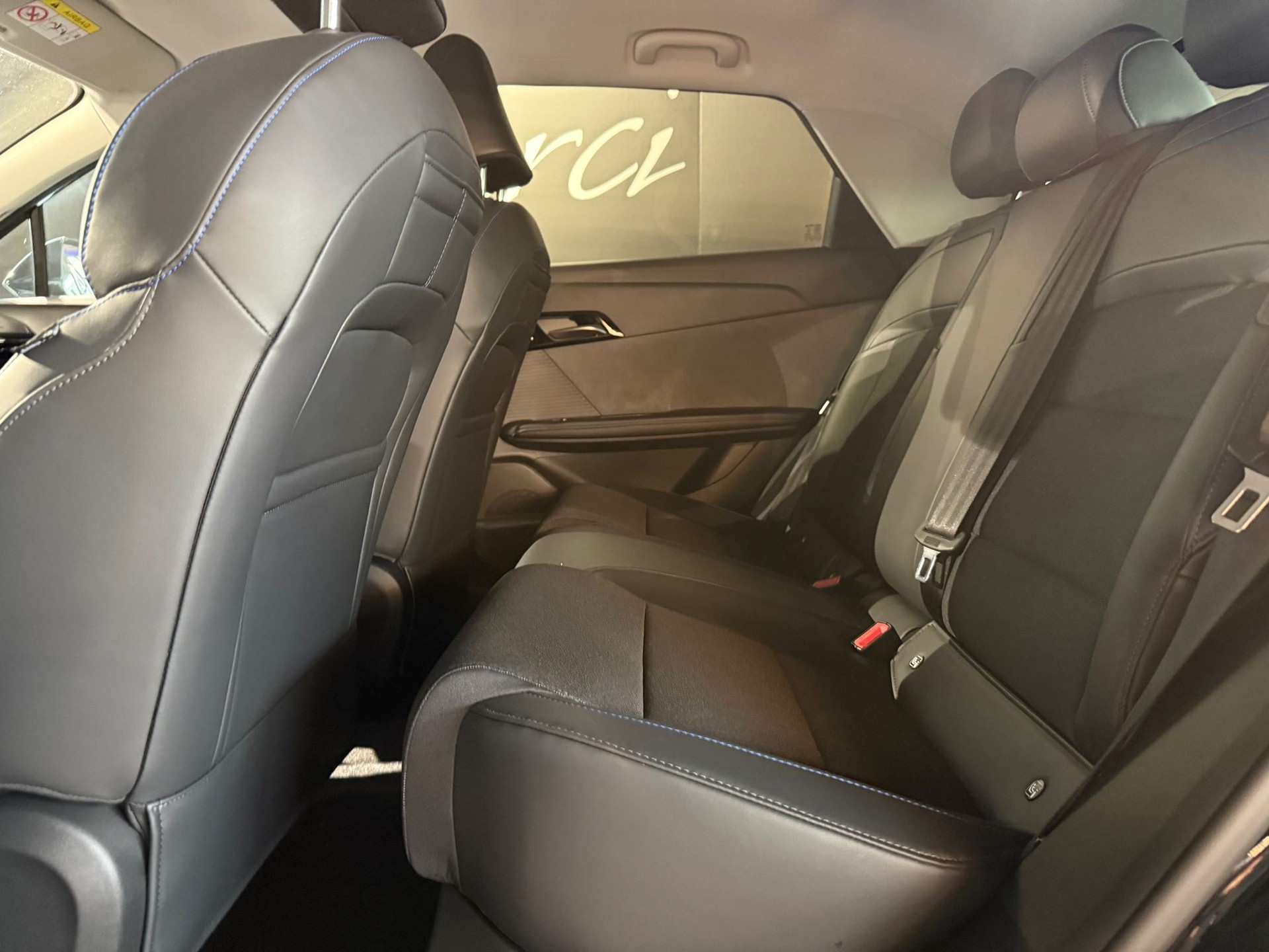 MG 4 EV 64kWh Luxury-image-5
