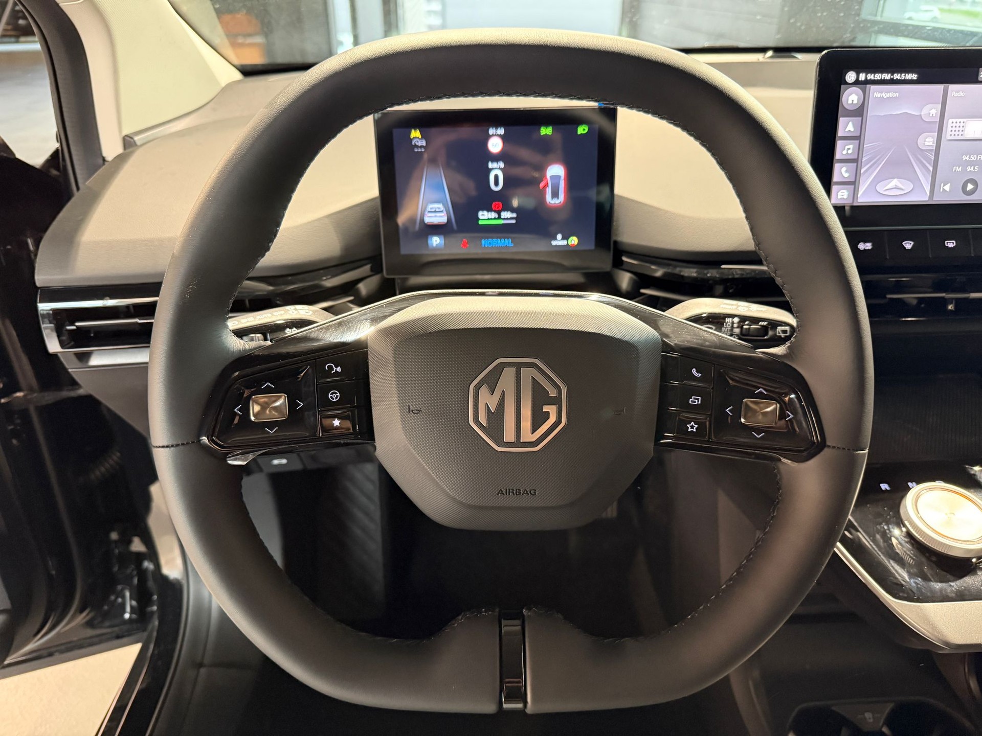 MG 4 EV 64kWh Luxury-image-10