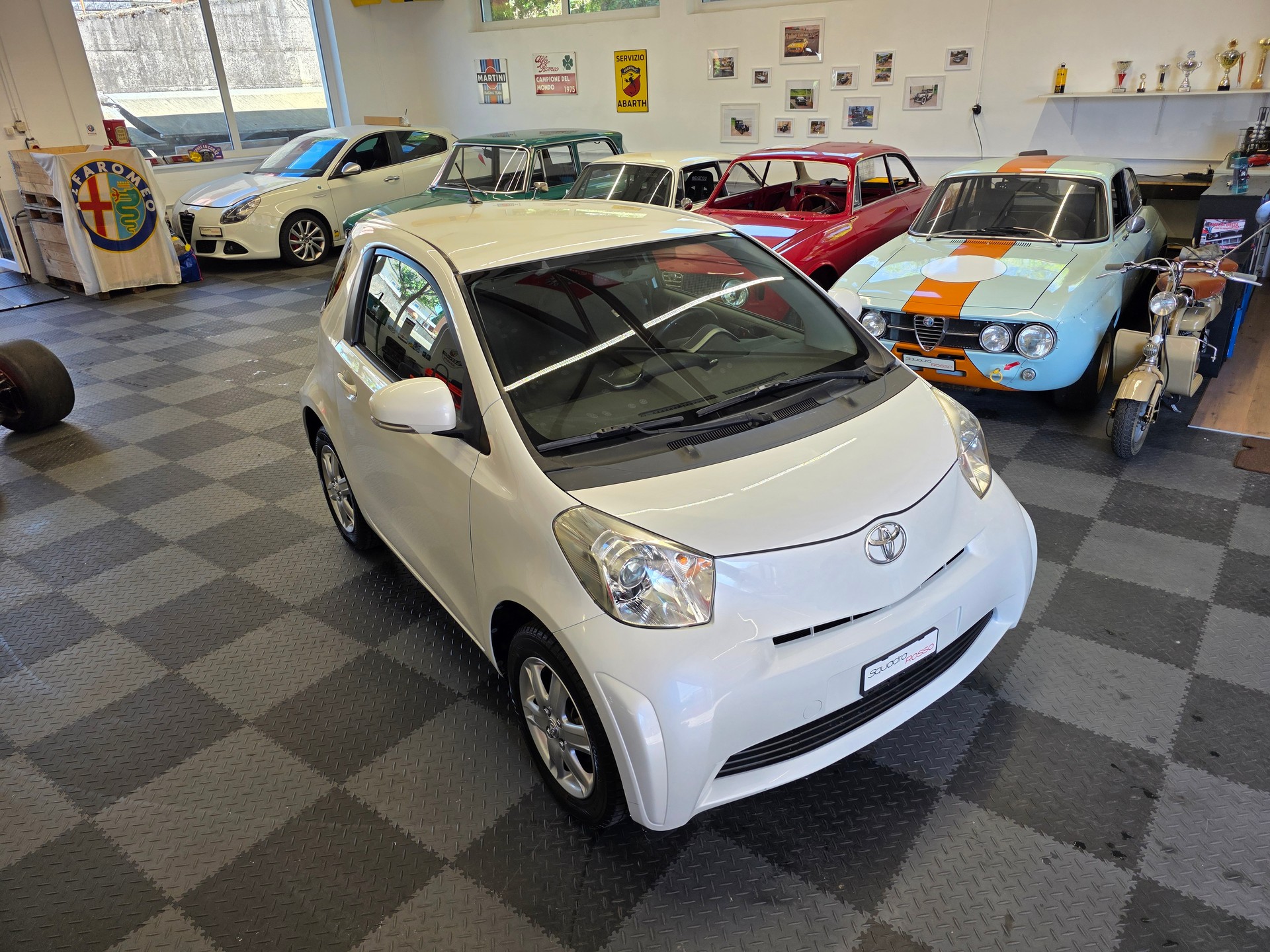 TOYOTA iQ 1.0 VVT-i