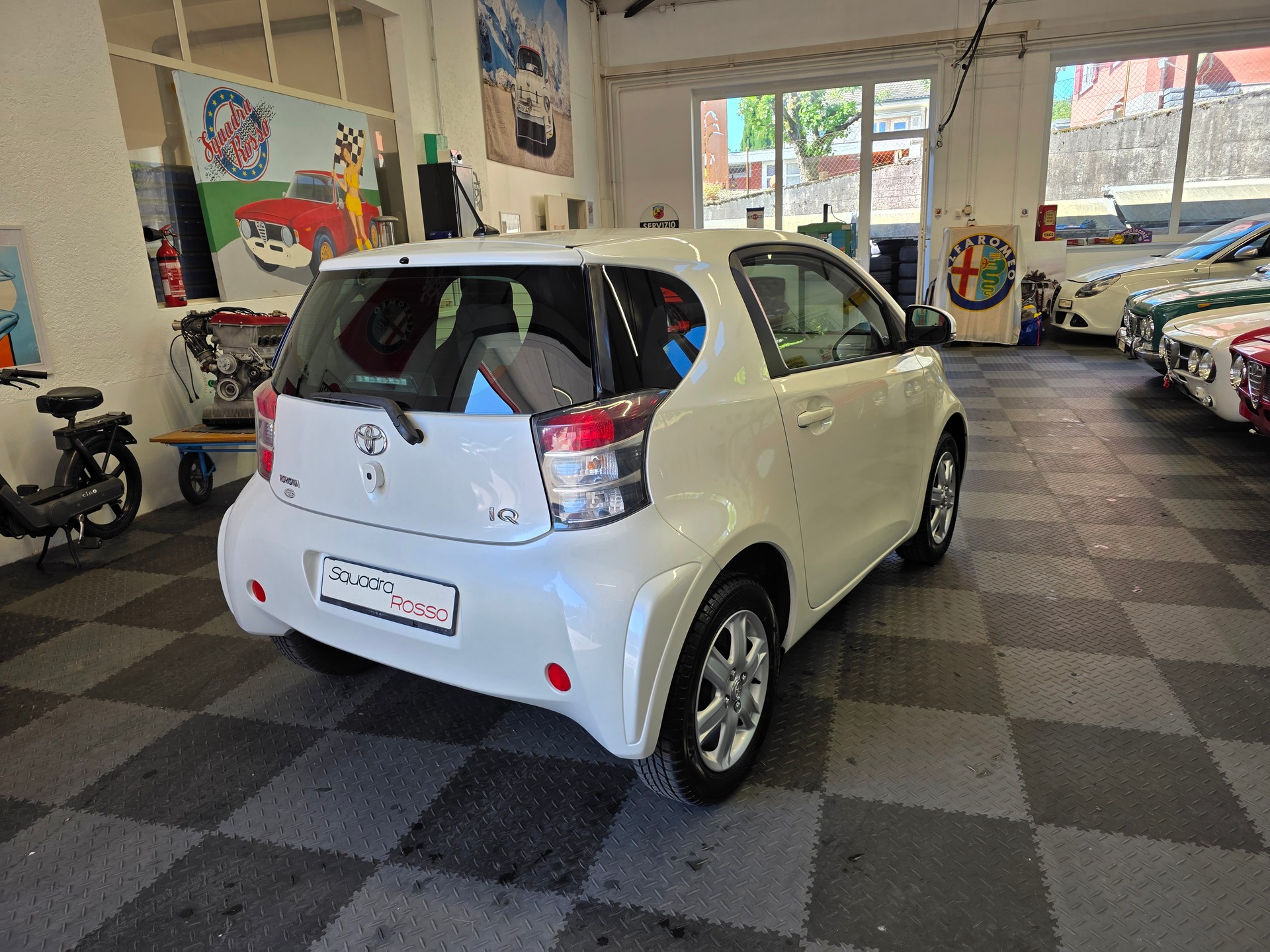 TOYOTA iQ 1.0 VVT-i-image-7