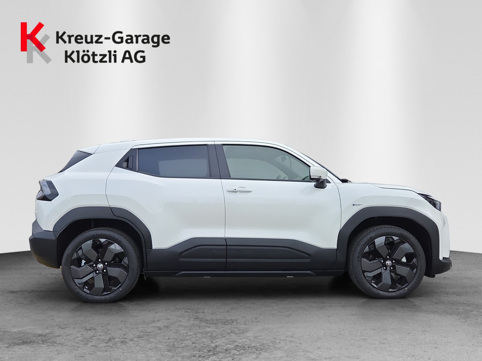 TOYOTA Urban Cruiser 61 kWh Premium AWD-image-1