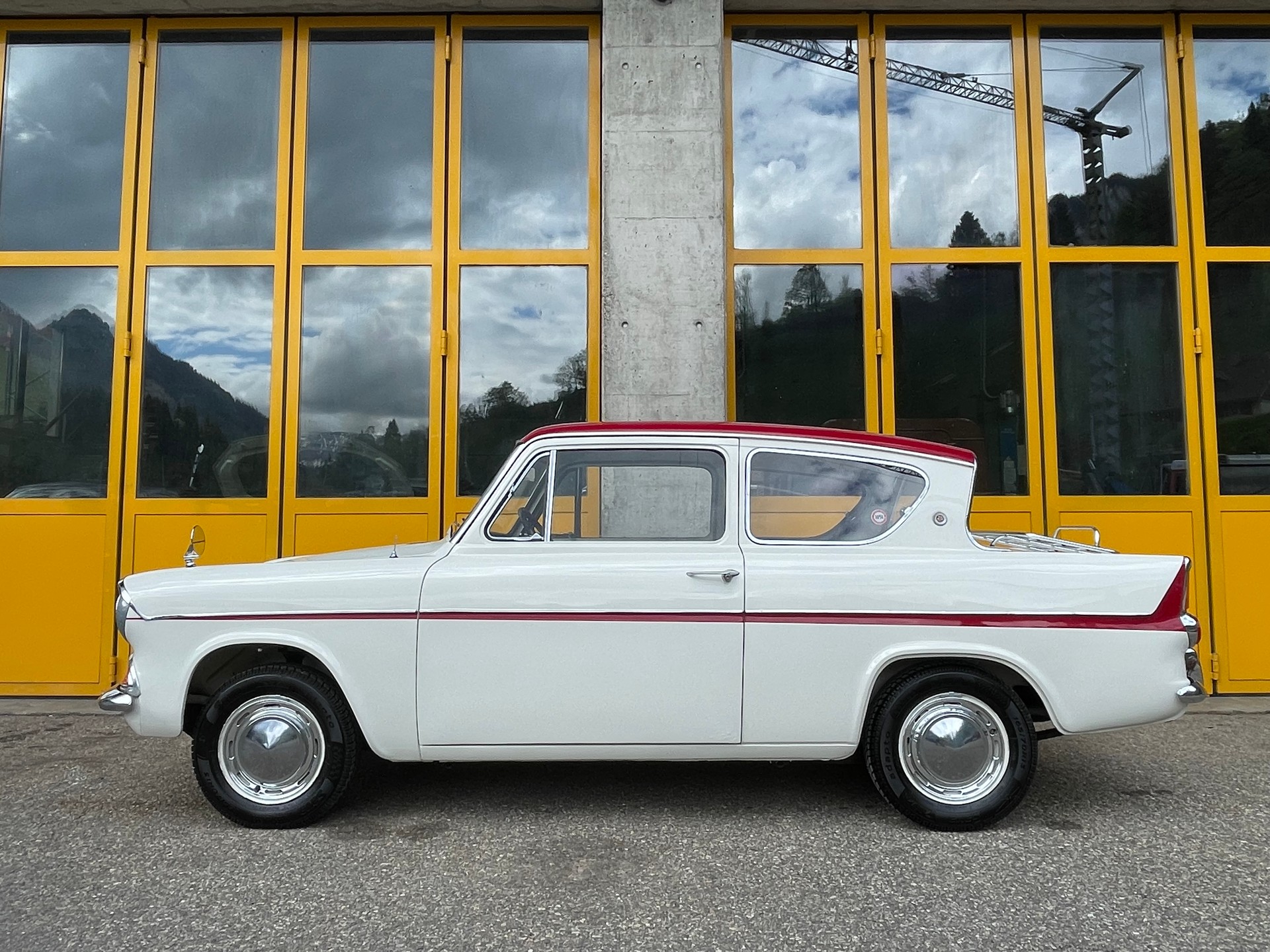 FORD 105 e Deluxe