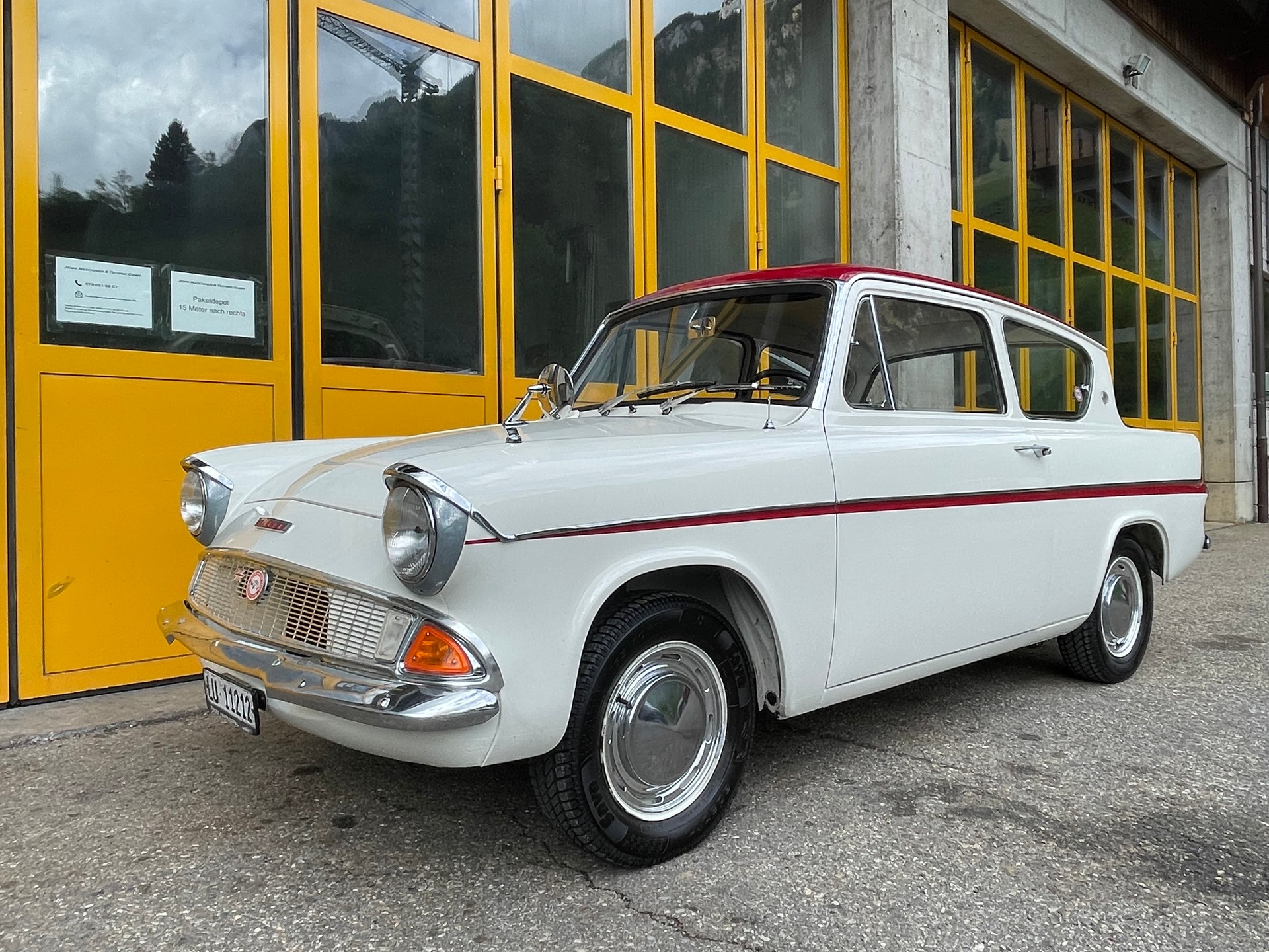 FORD 105 e Deluxe-image-1