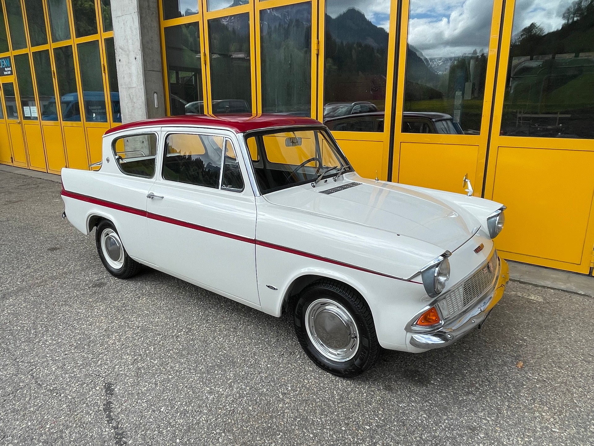 FORD 105 e Deluxe-image-11