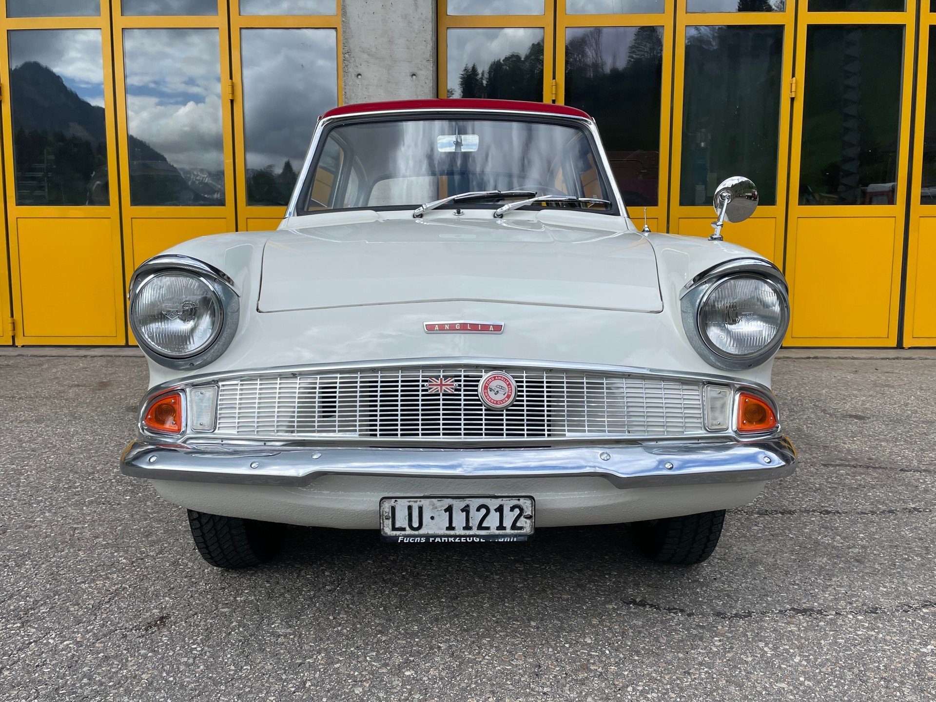 FORD 105 e Deluxe-image-12