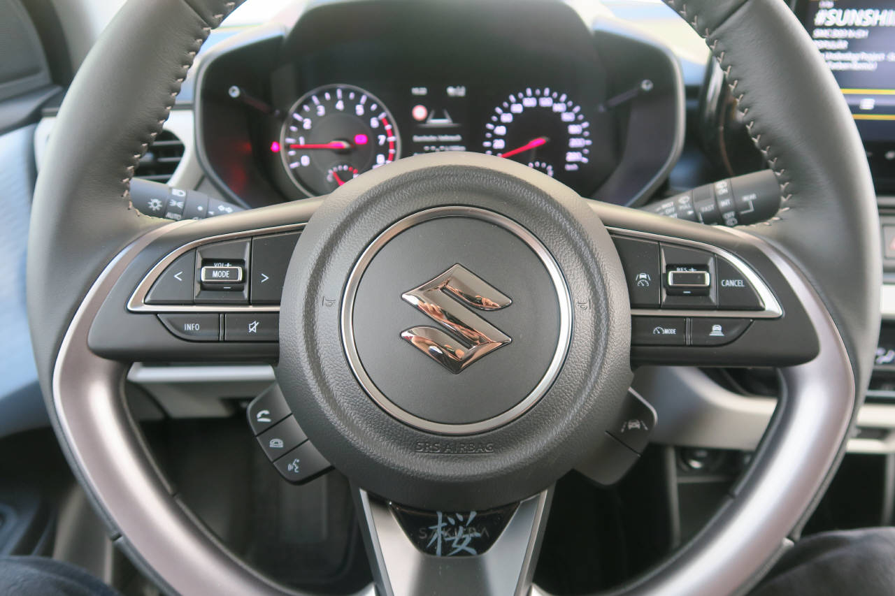 SUZUKI Swift 1.2 Sakura Hybrid 4x4-image-5