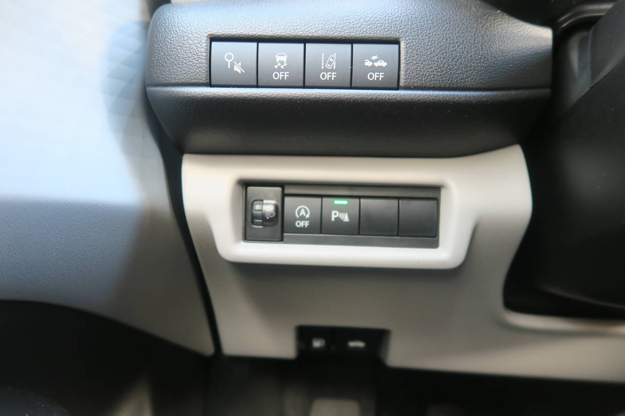 SUZUKI Swift 1.2 Sakura Hybrid 4x4-image-12