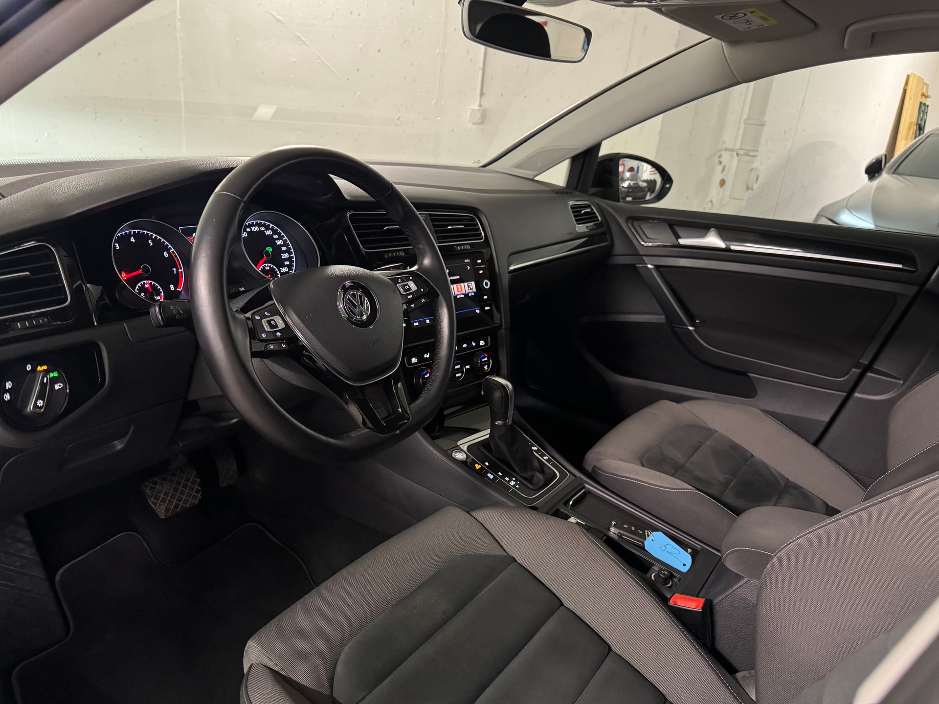 VW Golf 1.5 TSI EVO Highline DSG CH-Fahrzeug, 1-Hand-image-8