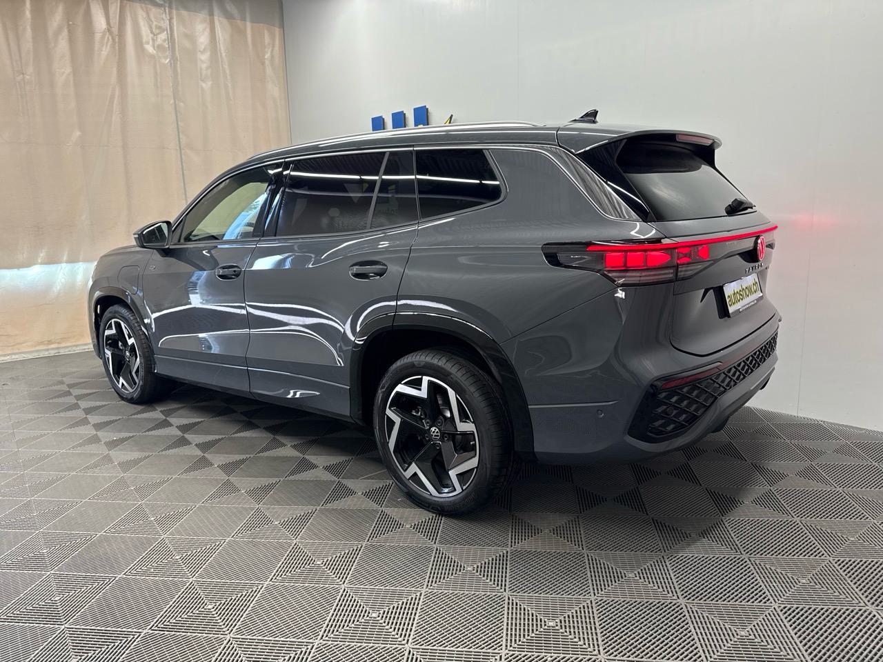 VW Tayron 1.5 TSI PHEV R-Line Black Style-showroom-element-1