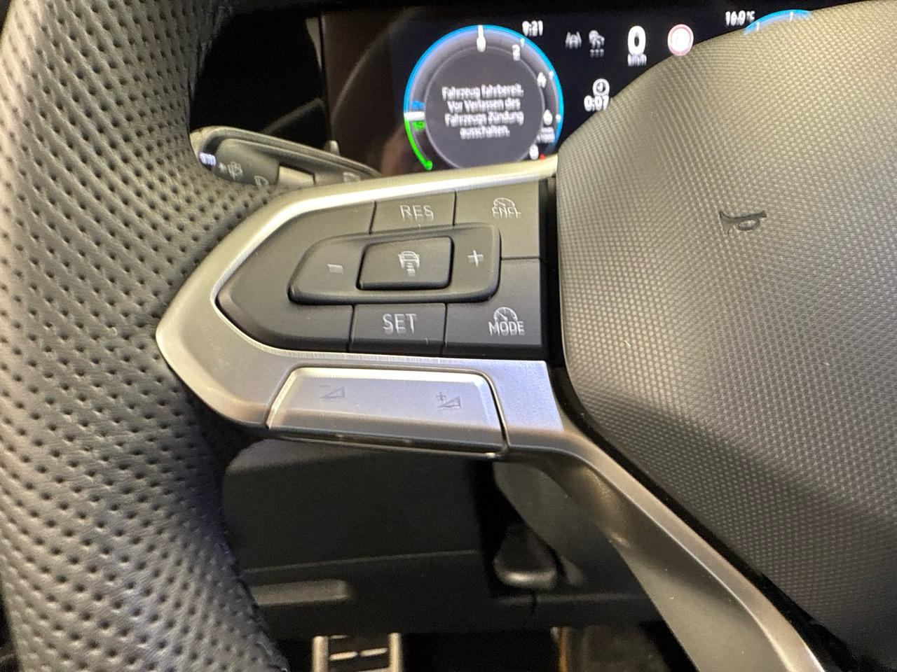 VW Tayron 1.5 TSI PHEV R-Line Black Style-image-9