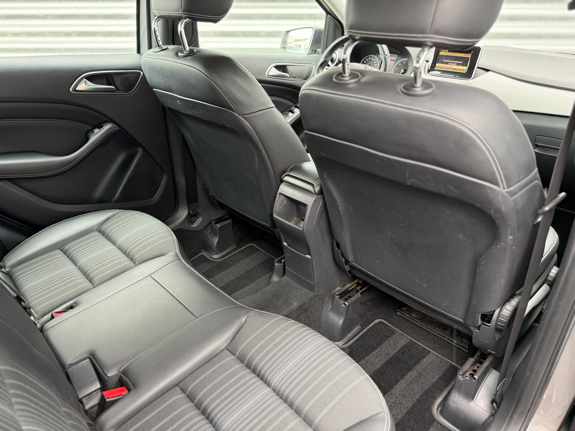 MERCEDES-BENZ B 200 7G-DCT-image-13
