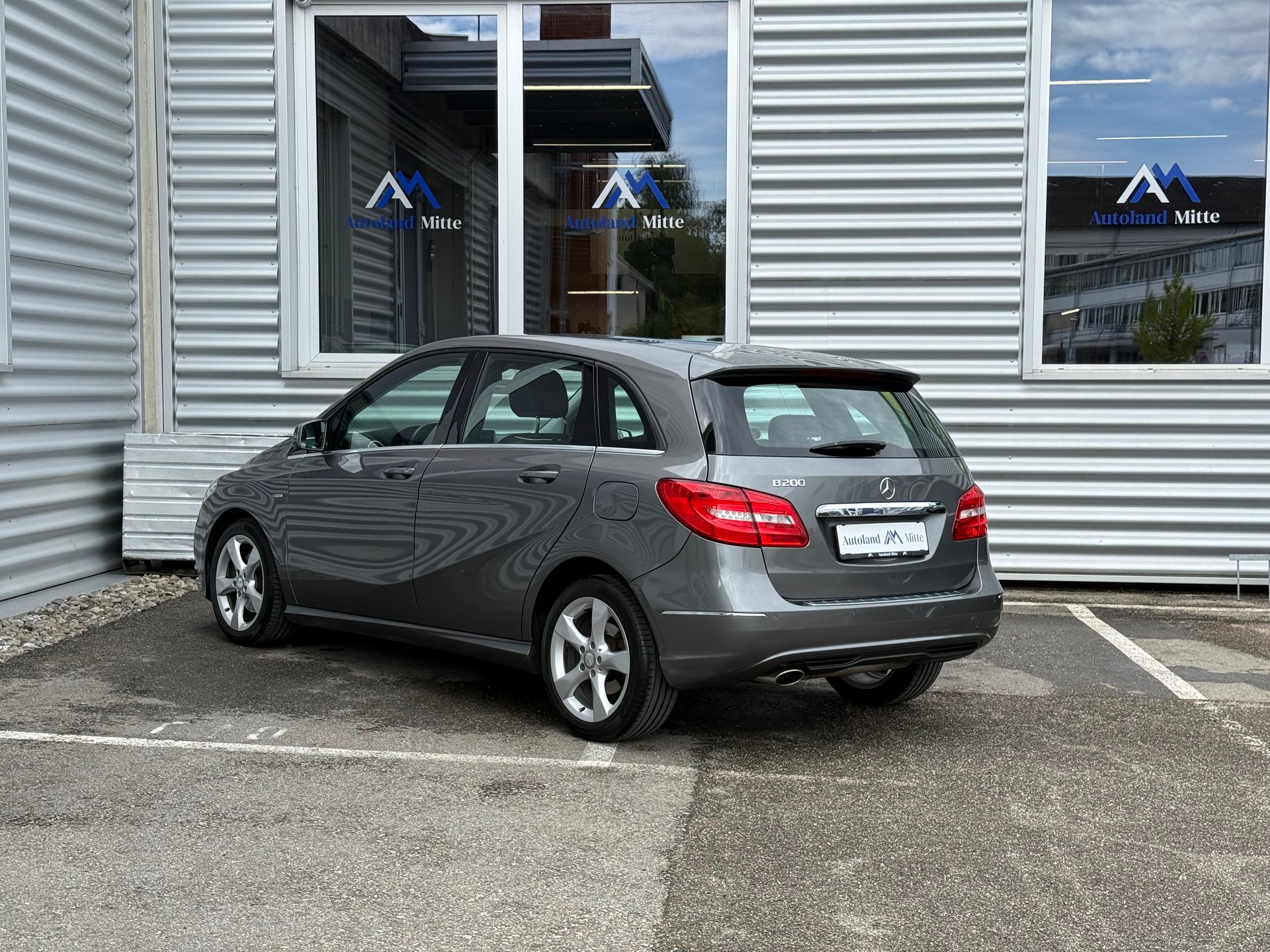 MERCEDES-BENZ B 200 7G-DCT-image-6