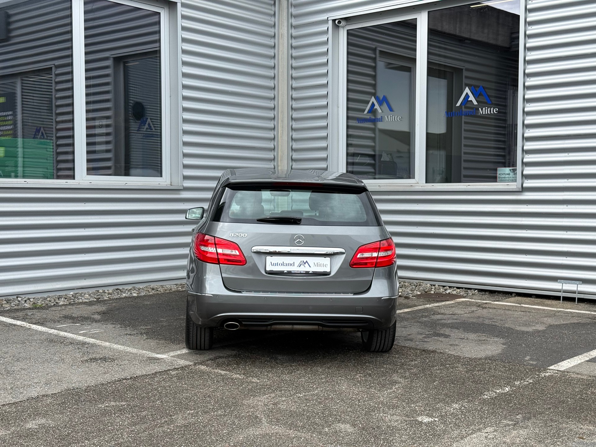 MERCEDES-BENZ B 200 7G-DCT-showroom-element-3