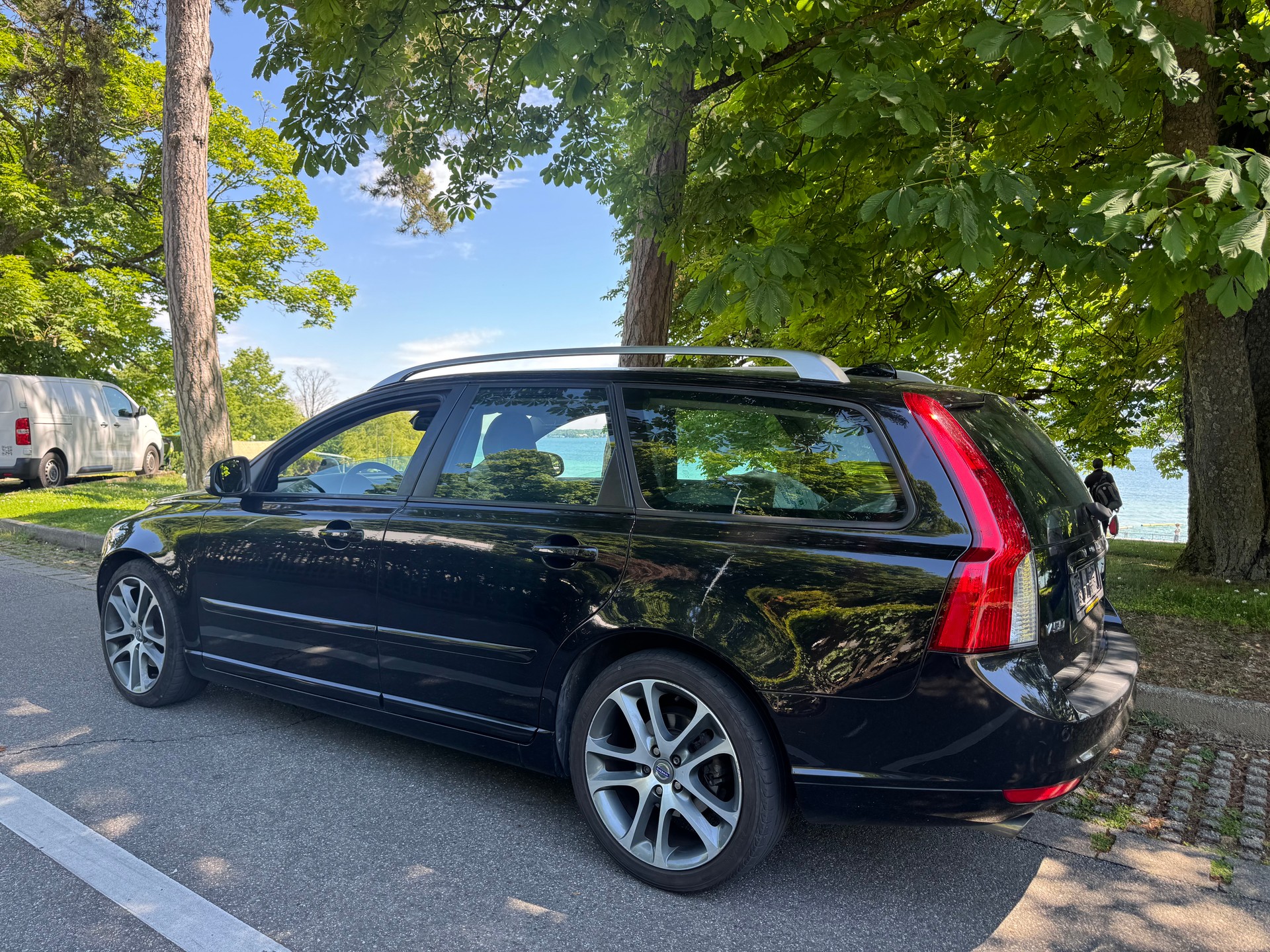 VOLVO V50 D3 Momentum Geartronic-image-8