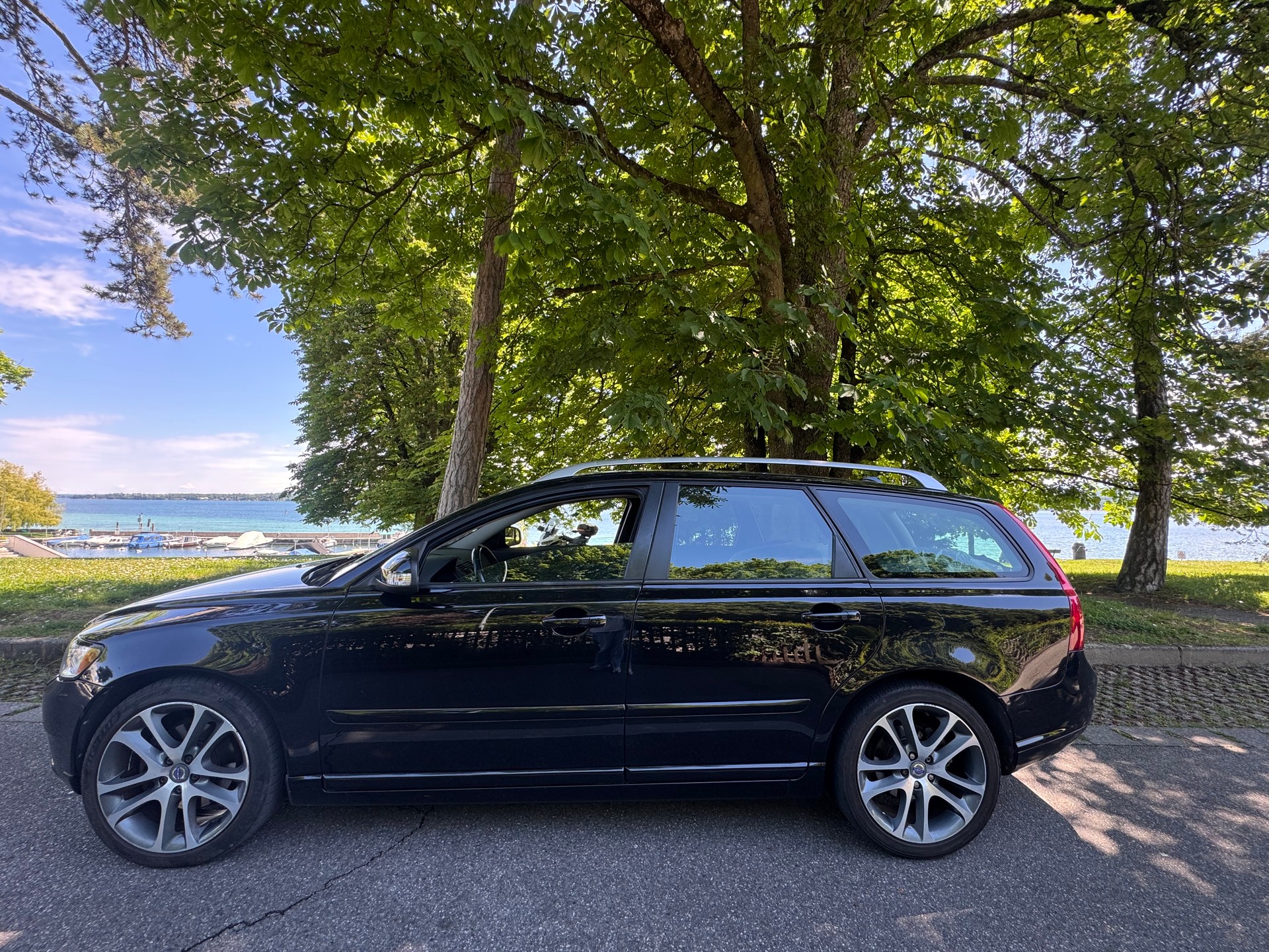 VOLVO V50 D3 Momentum Geartronic-image-3
