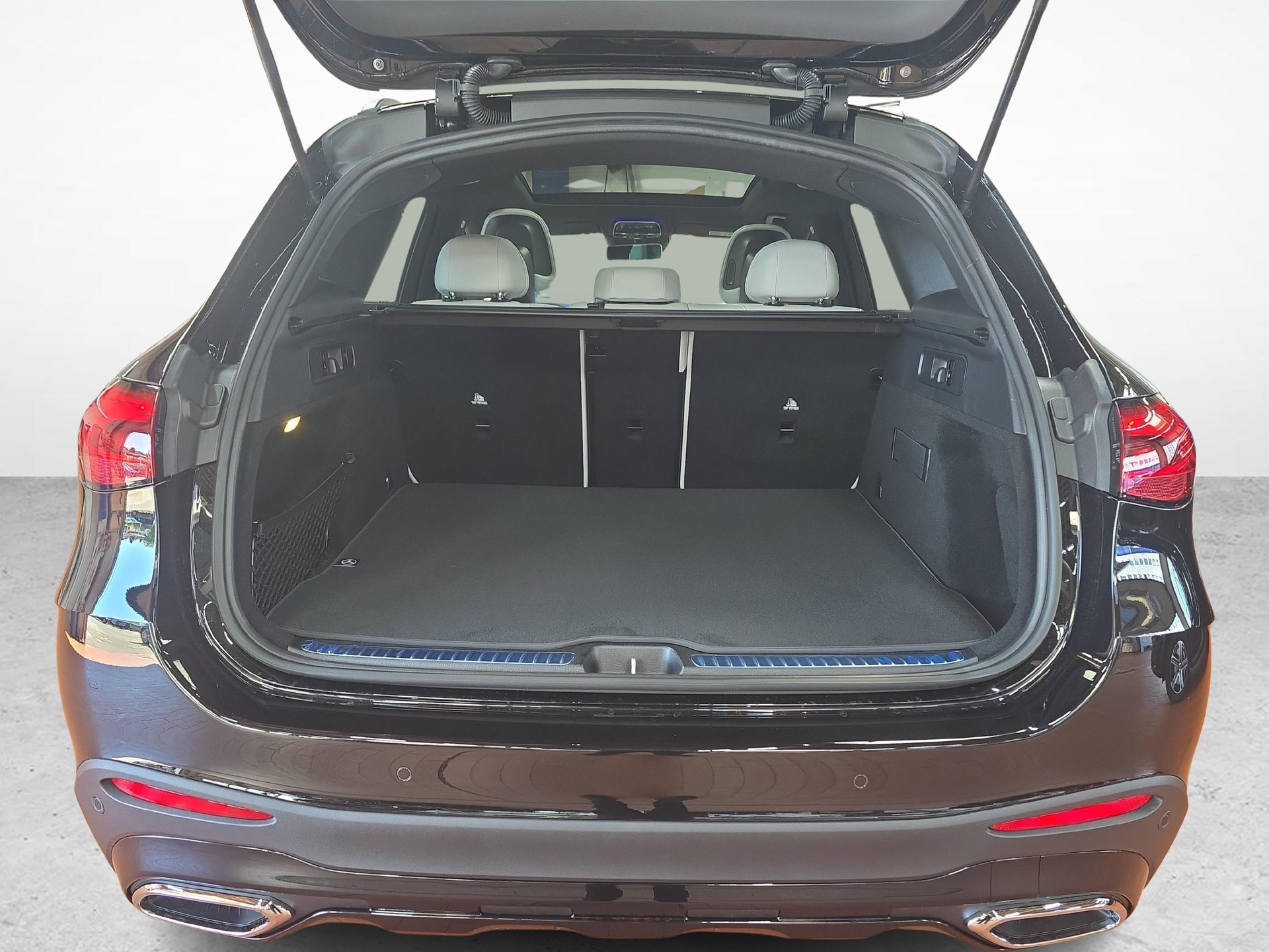 MERCEDES-BENZ GLC 300 4MATIC AMG Line-image-10