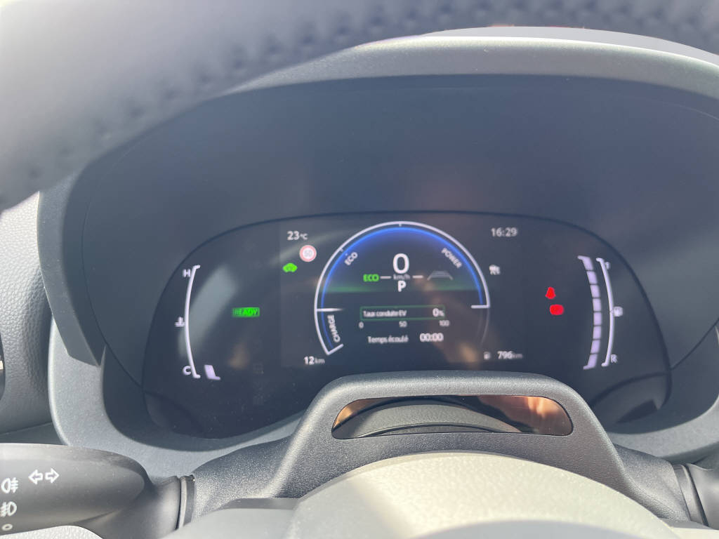 TOYOTA Yaris 1.5 VVT-i HSD Trend-image-10