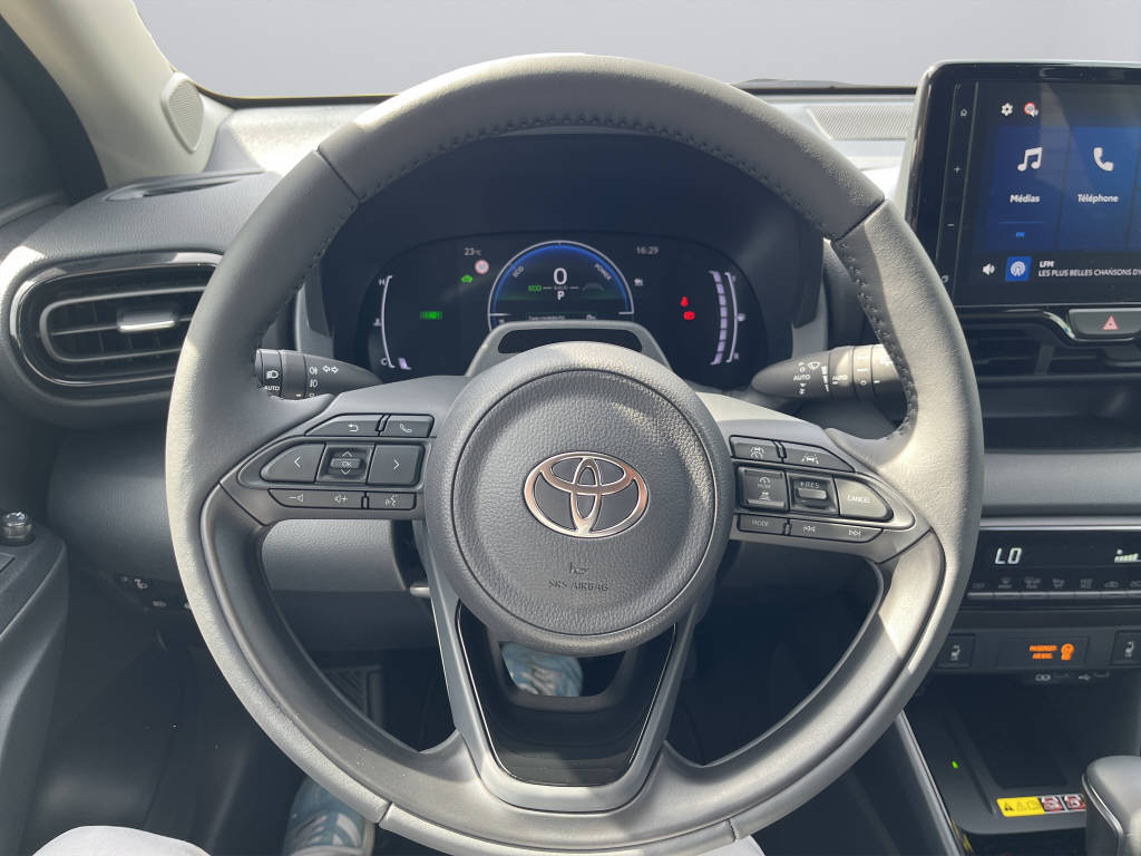 TOYOTA Yaris 1.5 VVT-i HSD Trend-image-9