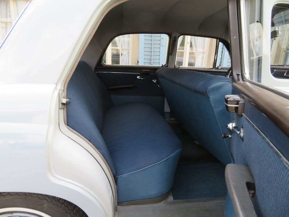 MERCEDES-BENZ 180 B-image-8