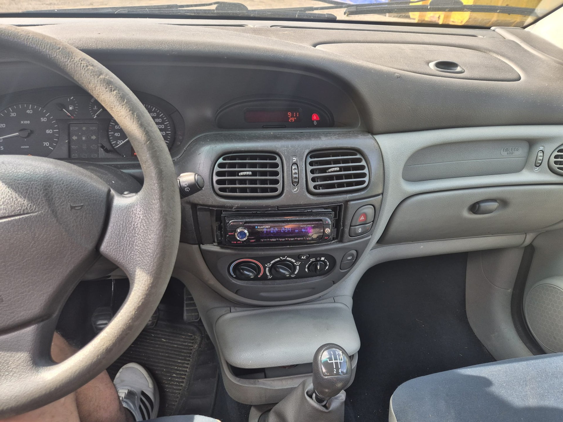 RENAULT Scenic-image-6