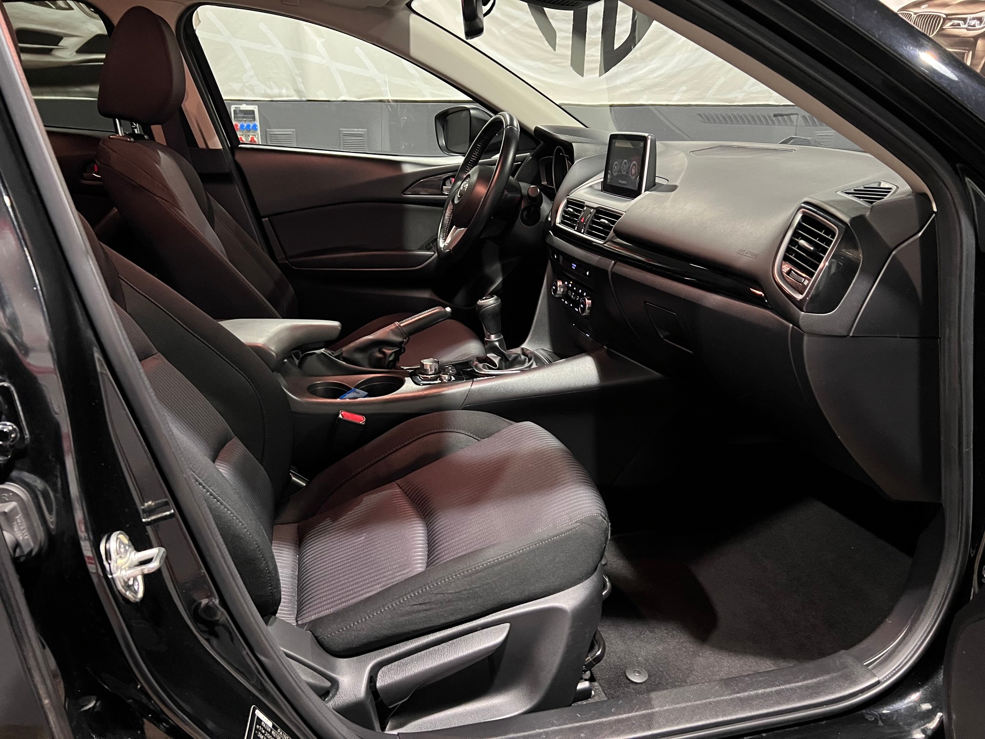 MAZDA 3 SKYACTIV-G 120 Ambition-image-11