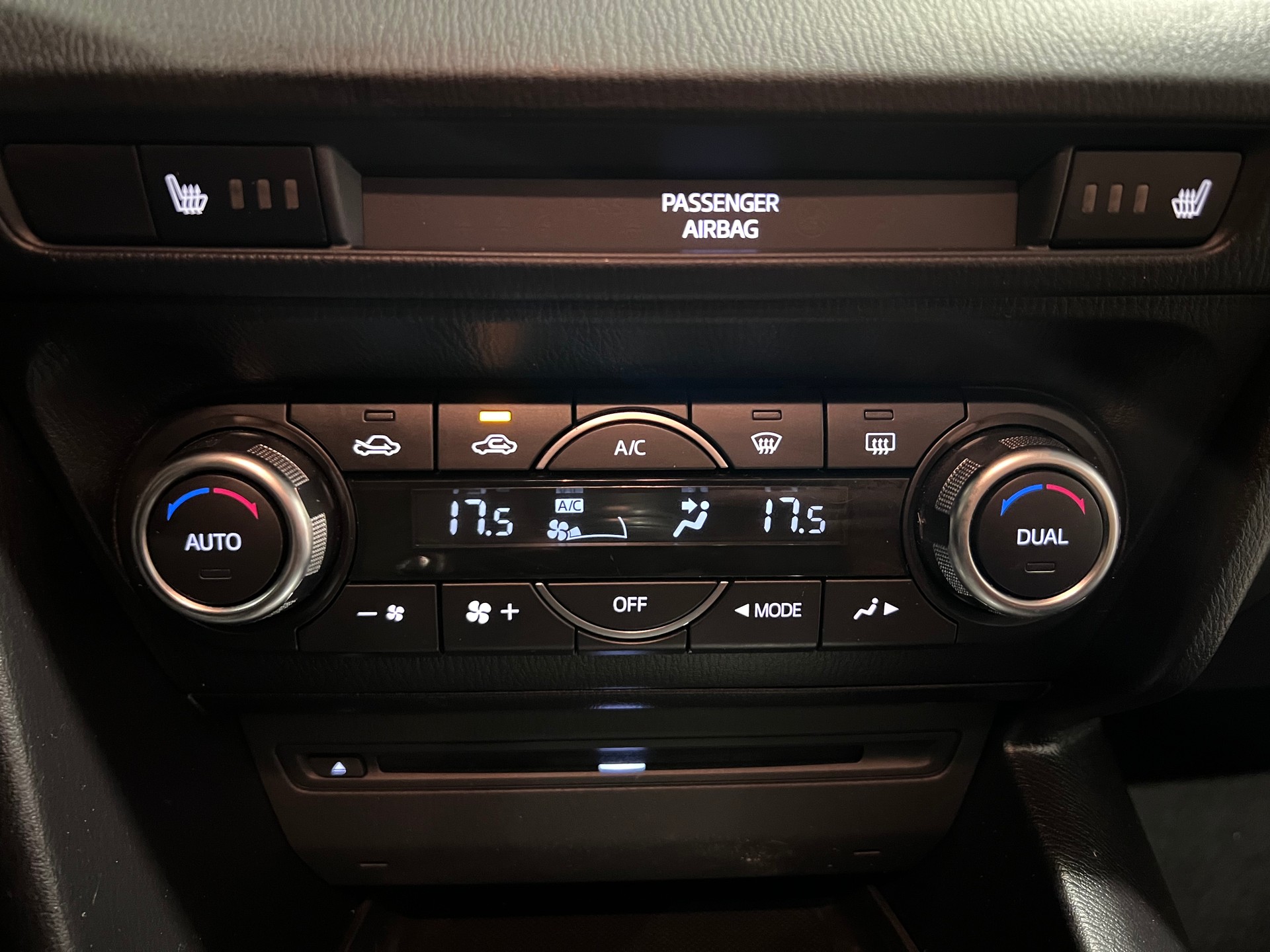 MAZDA 3 SKYACTIV-G 120 Ambition-image-15
